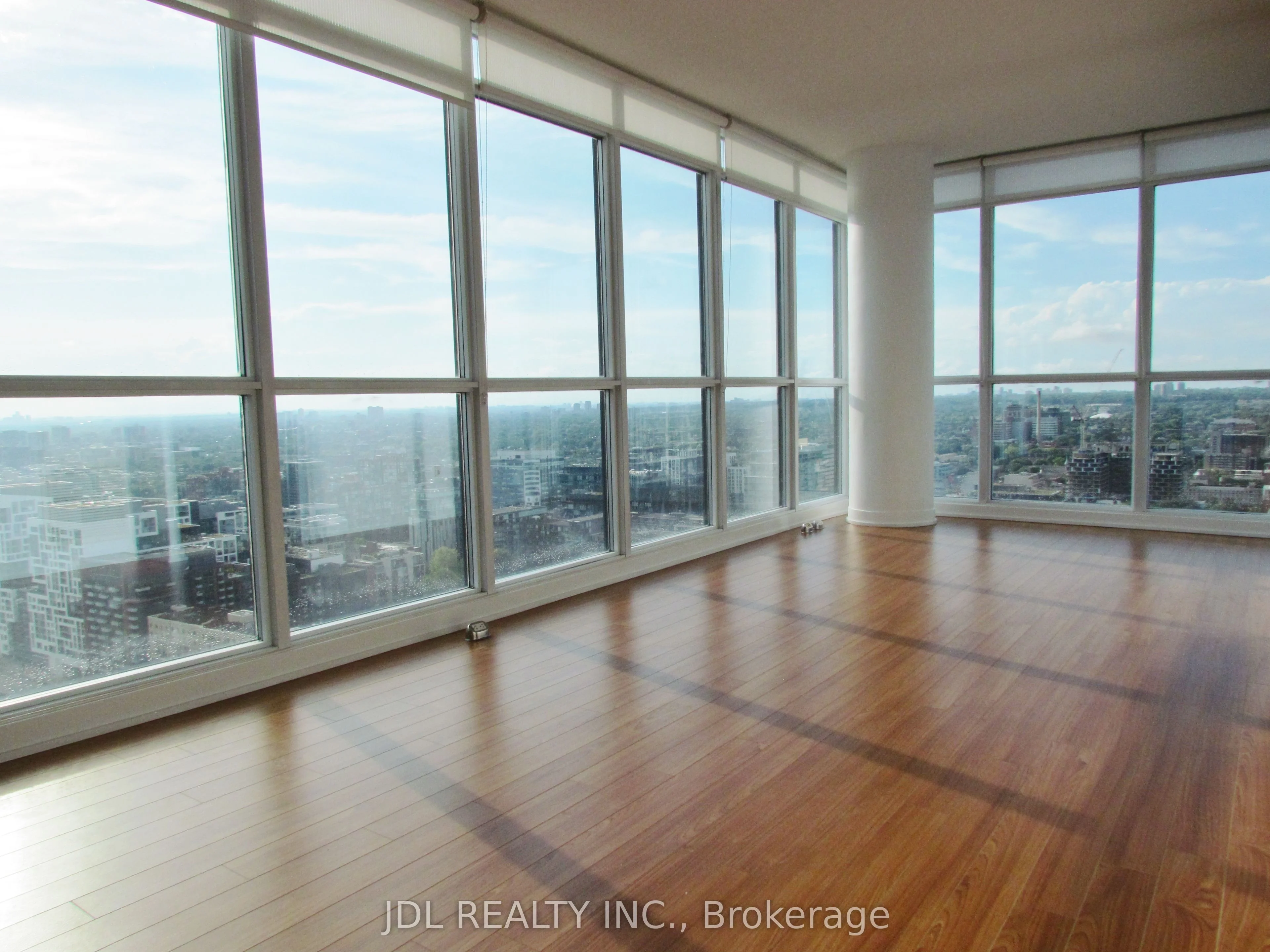 25 Capreol Court 3507, Toronto C01, On M5v 3z7