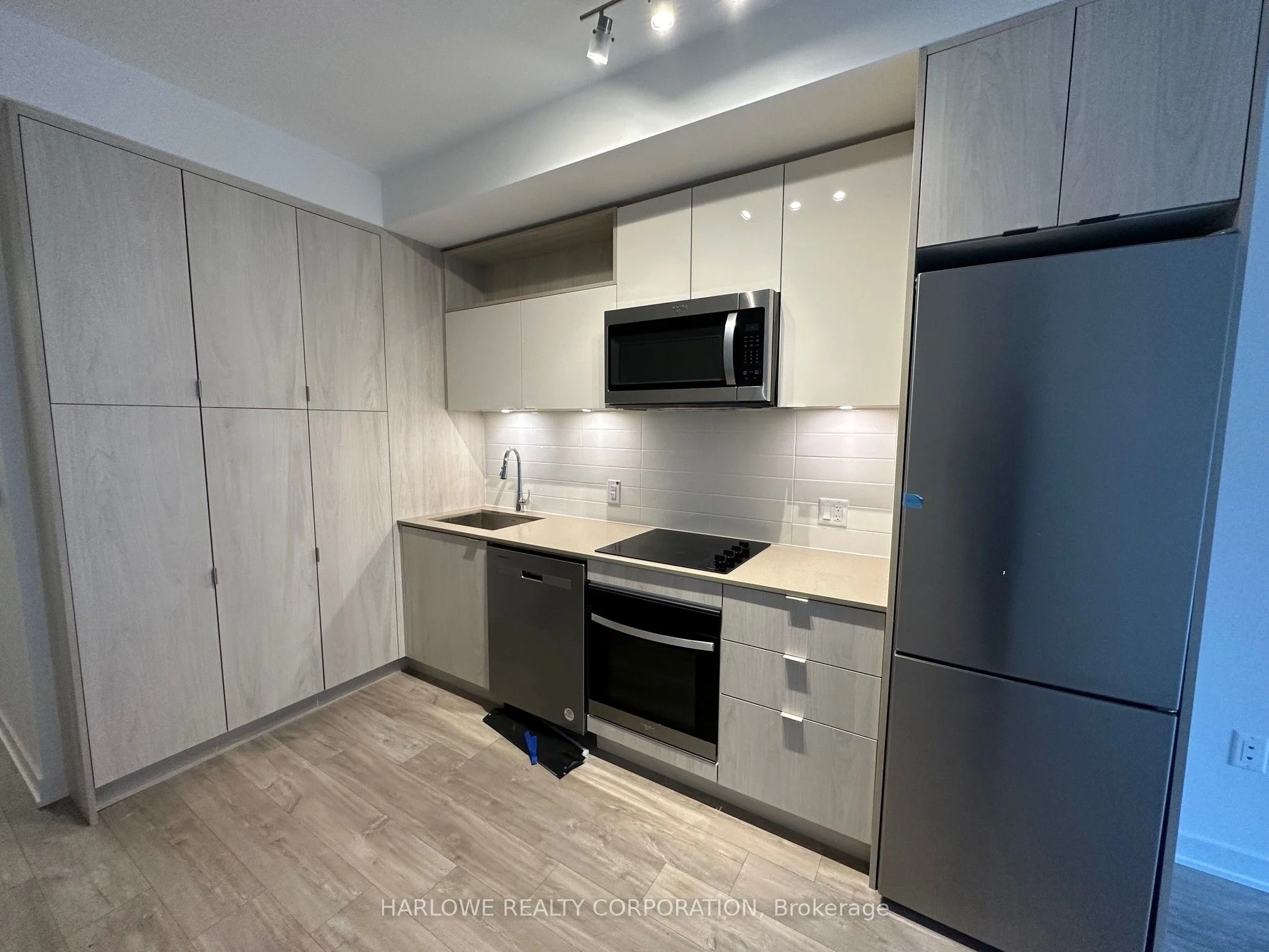 135 Lower Sherbourne Street 321 W, Toronto C08, On M5a 1y4
