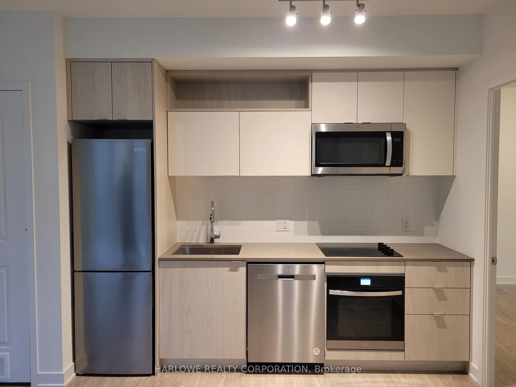 100 Dalhousie Street 201, Toronto C08, On M5b 0c7