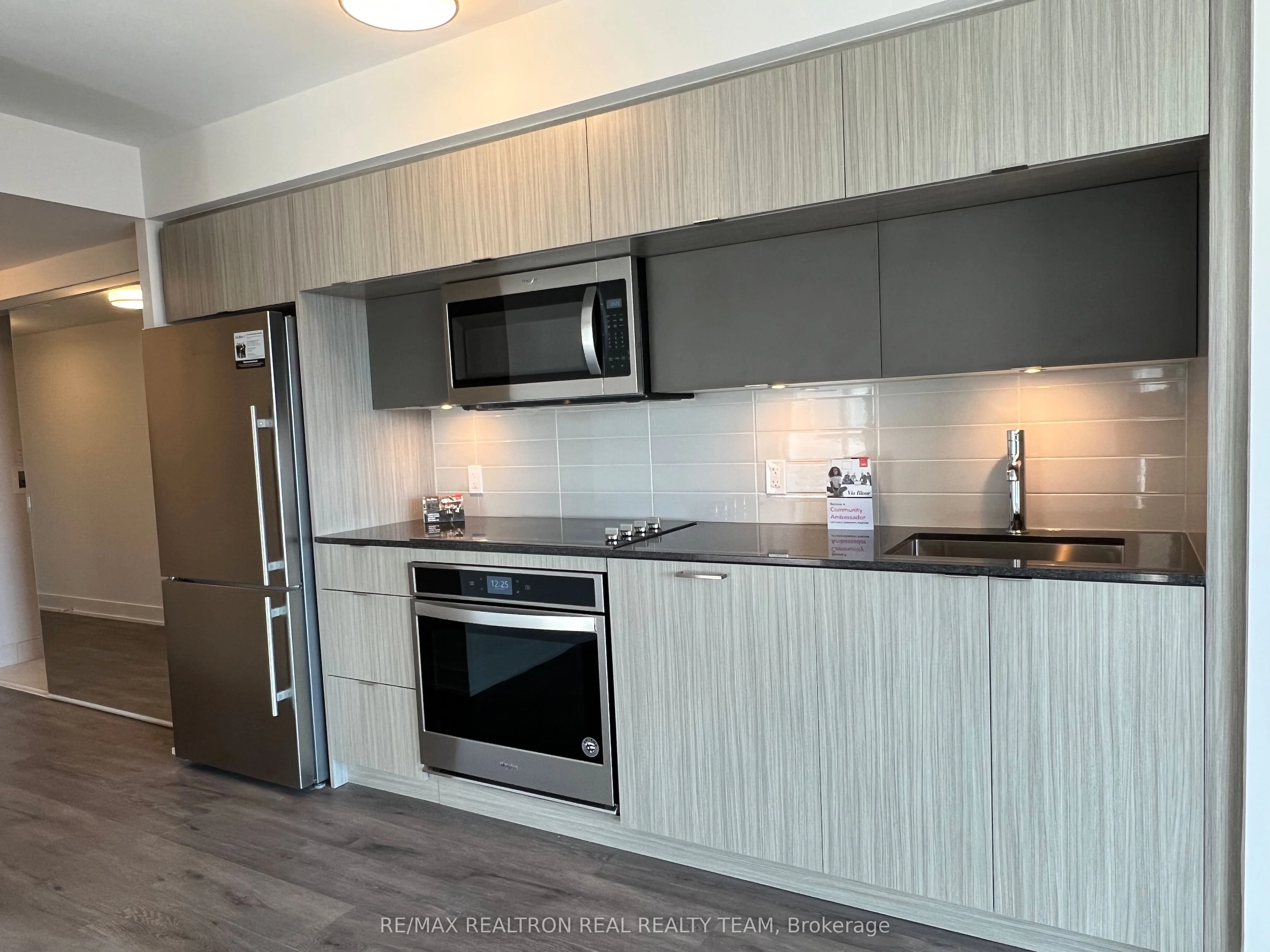 585 Bloor Street E 818, Toronto C08, On M4w 0b3
