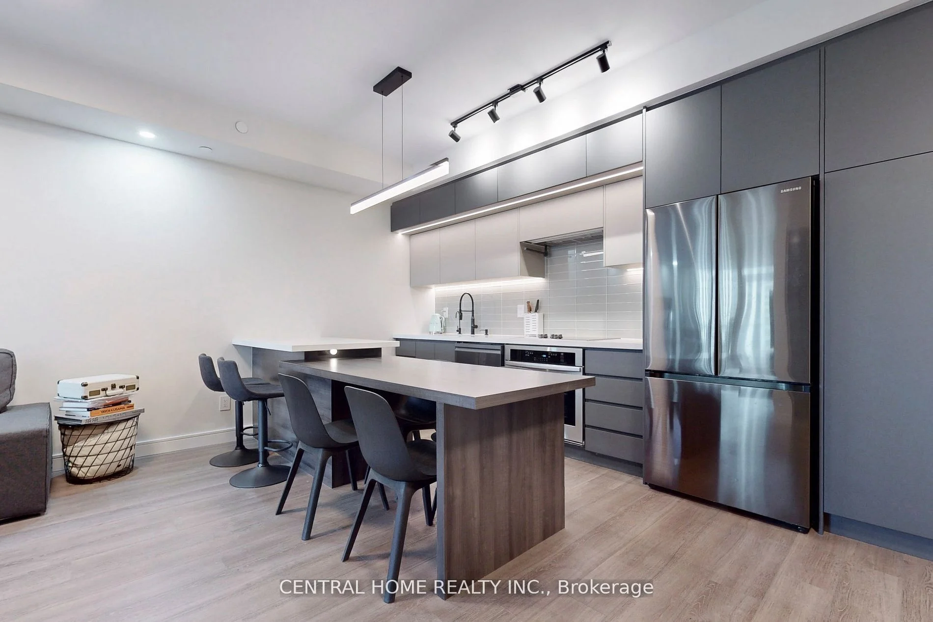 120 Harrison Garden Boulevard 1010, Toronto C14, ON M2N 0H1