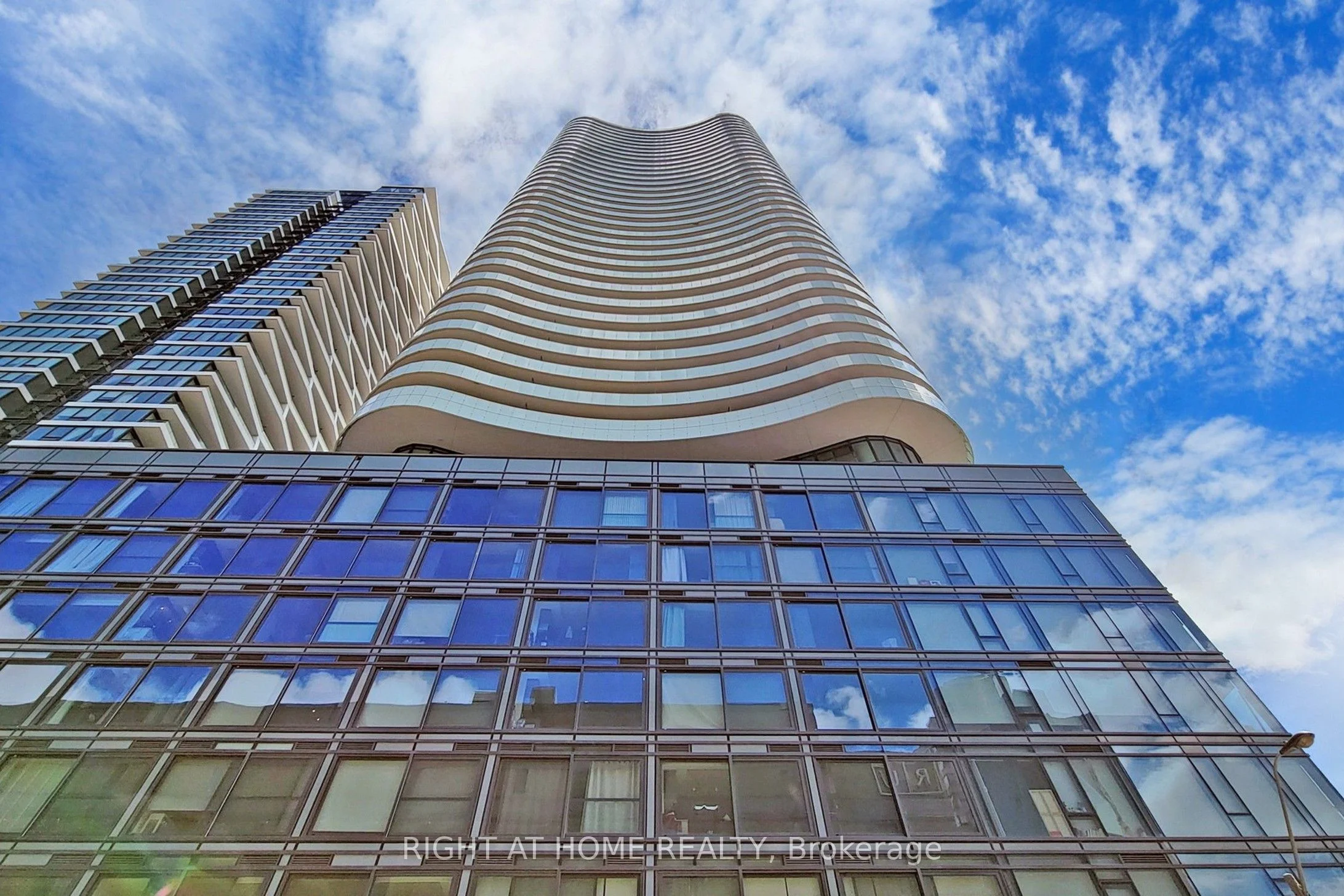 403 Church Street 1104, Toronto C08, On M4y 0c9