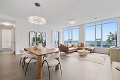 10 York Street 6805, Toronto C01, ON M5J 2Z2