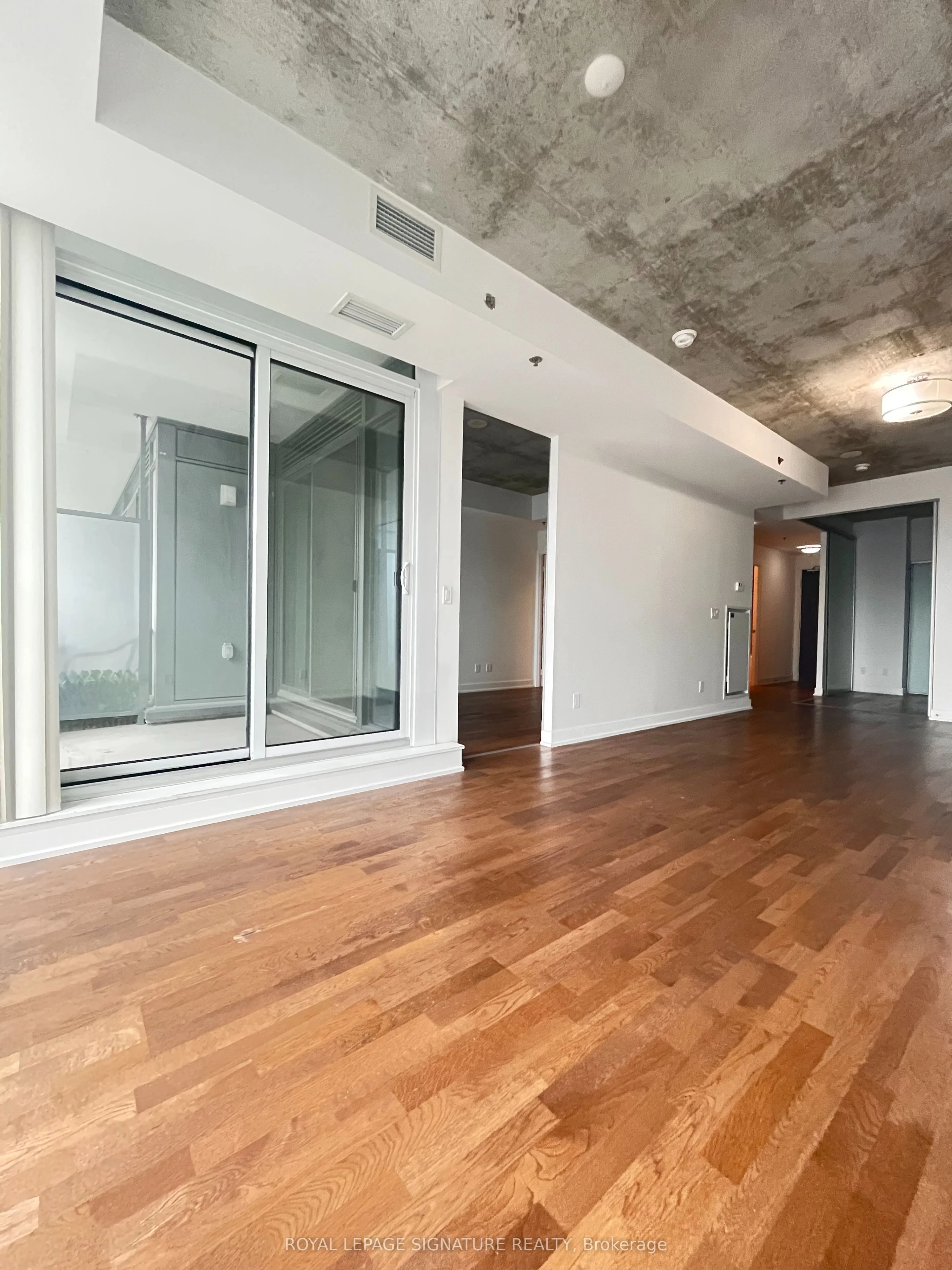 20 Minowan Miikan Lane 717, Toronto C01, On M6j 0e5