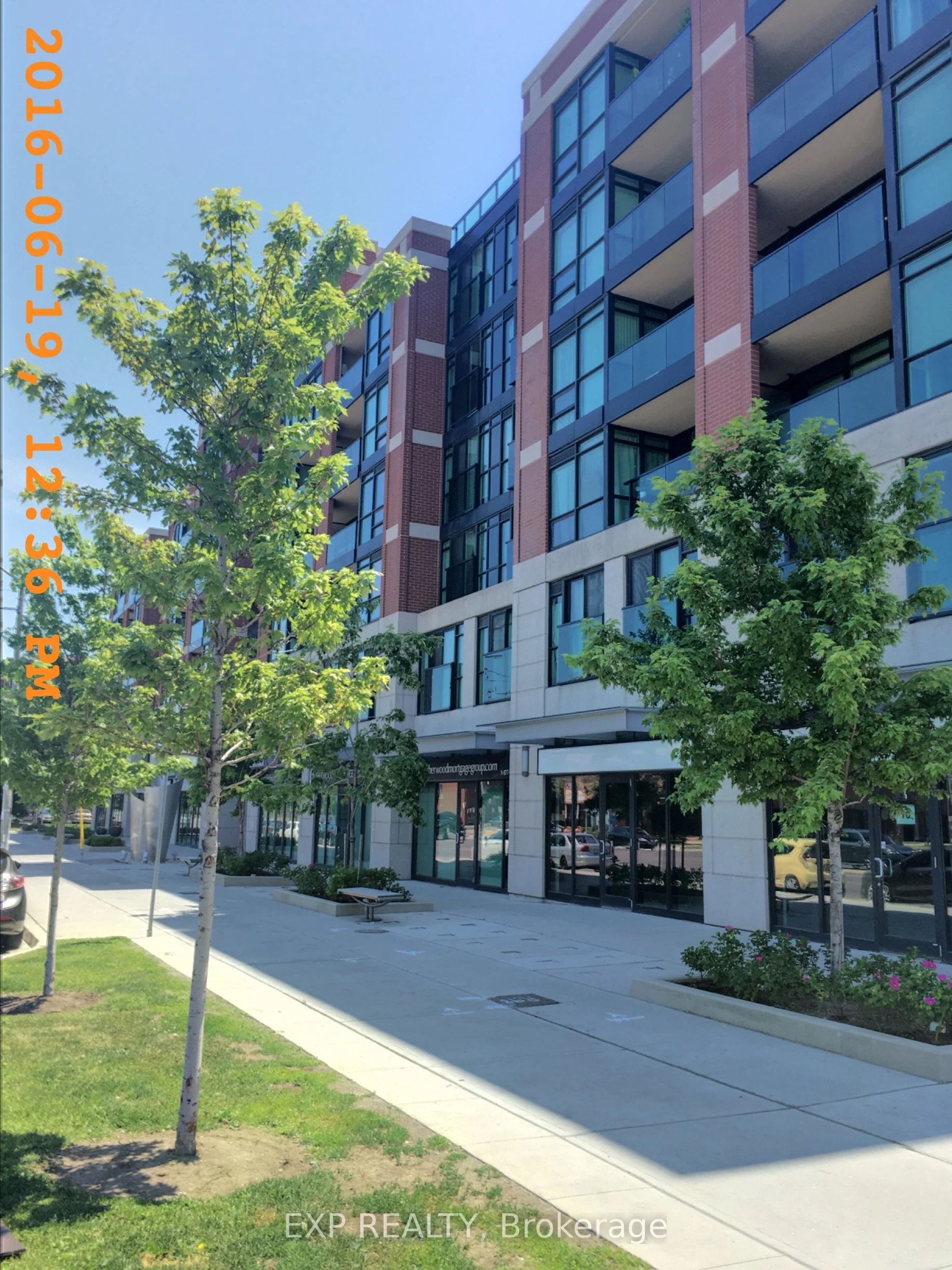 525 Wilson Avenue #654, Toronto C06, On M5h 1n1