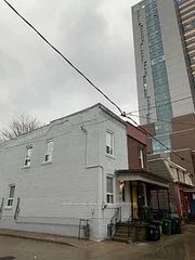 26 Glasgow Street Bast, Toronto C01, ON M5T 2B9