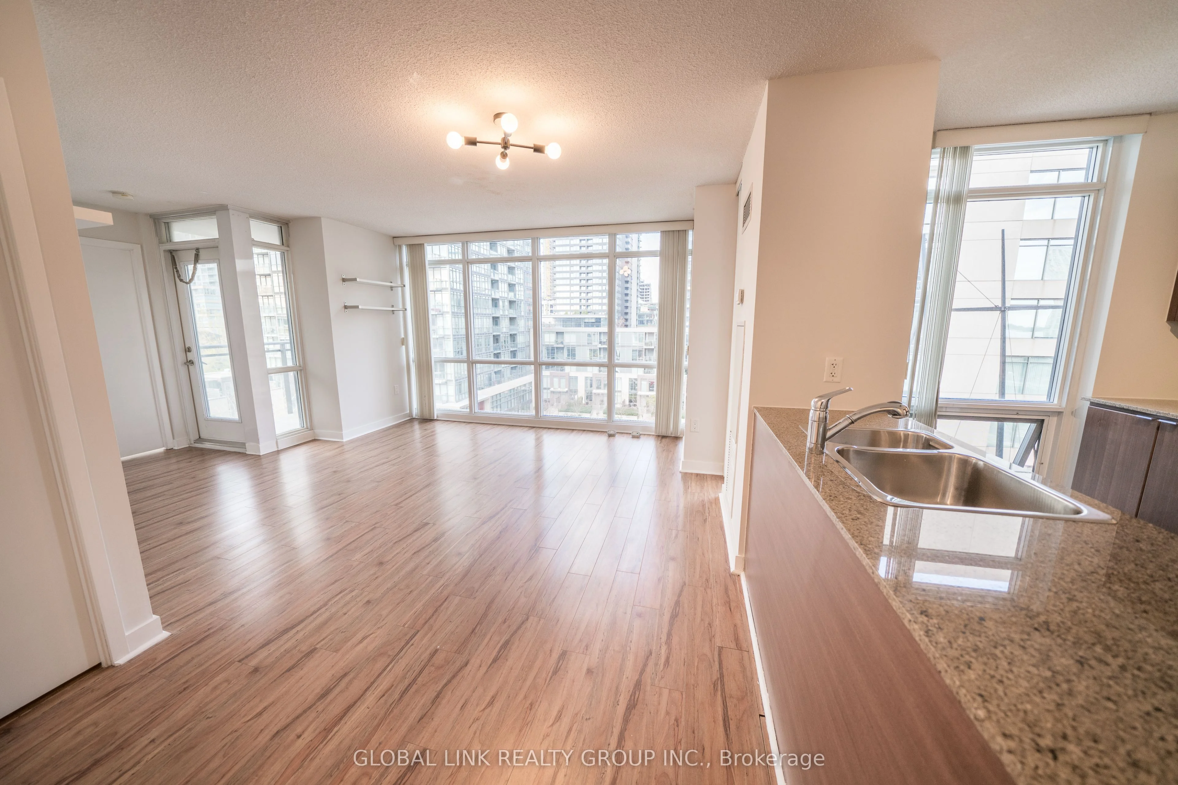 11 Brunel Court 703, Toronto C01, On M5v 3y3