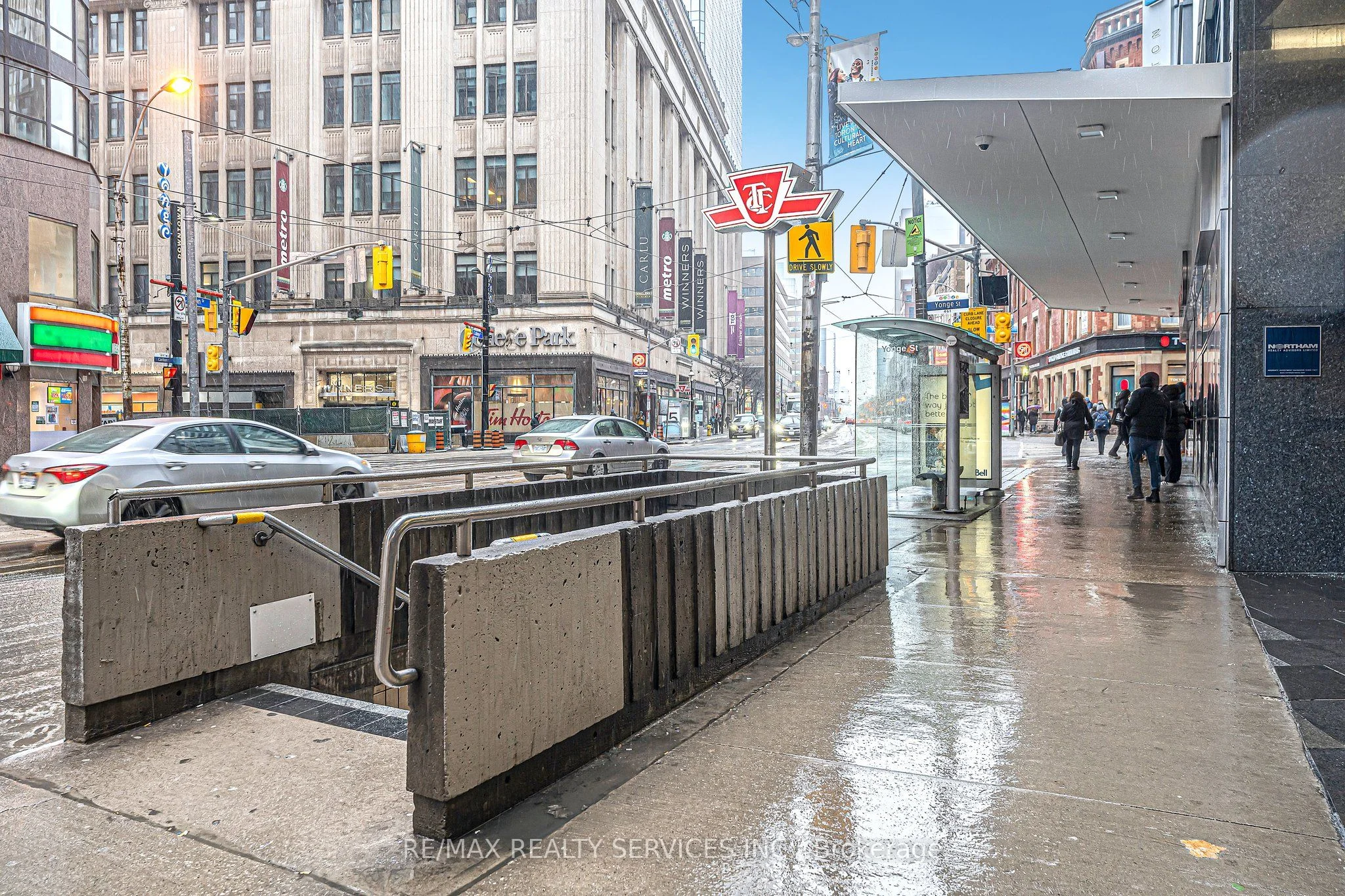 25 Carlton Street 3207, Toronto C08, On M5b 1l4