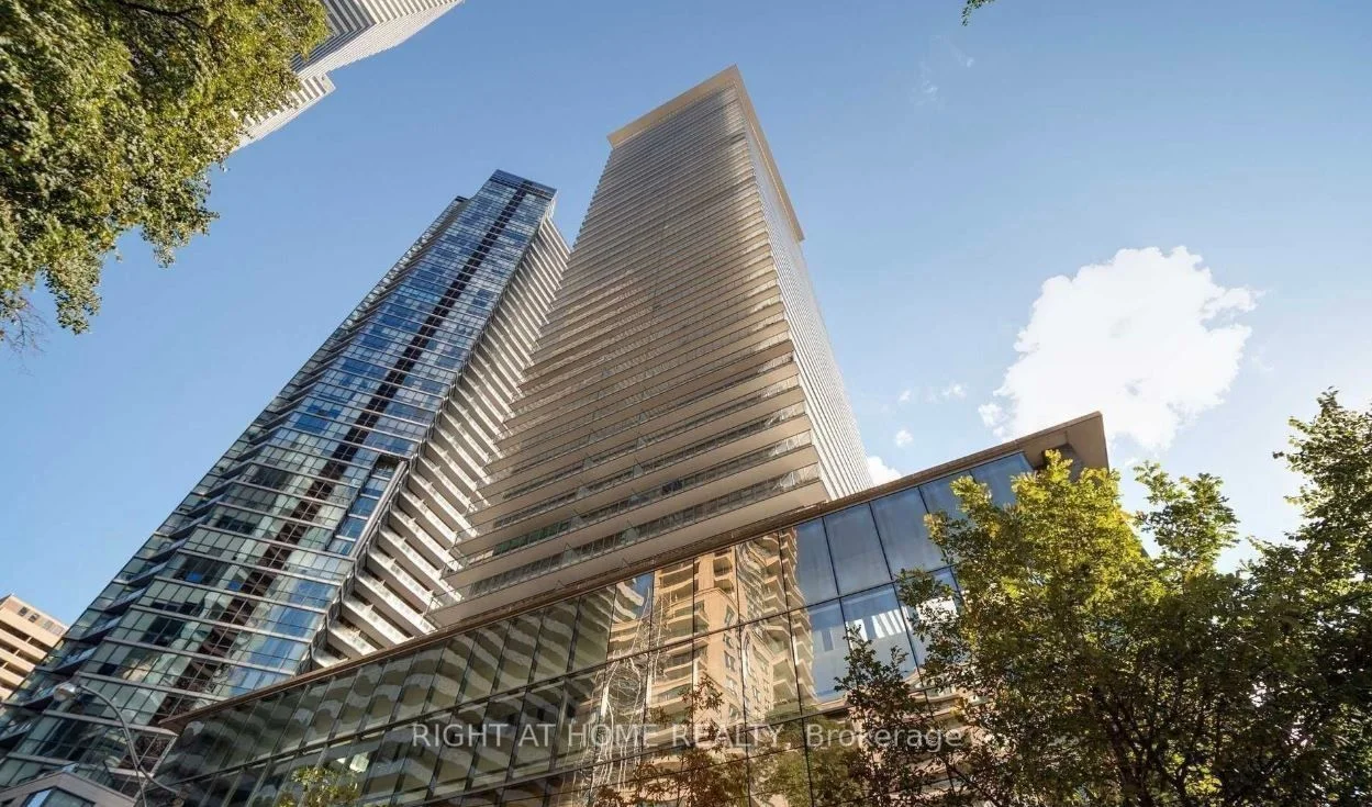 33 Charles Street E 4504, Toronto C08, On M4y 0a2