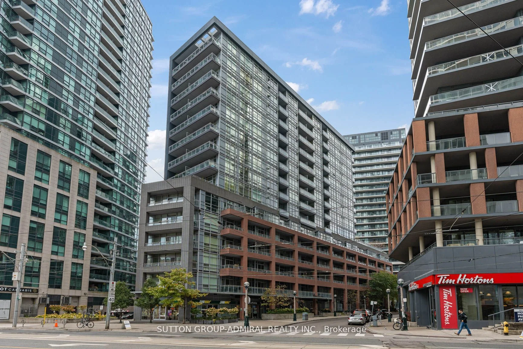 15 Bruyers Mews 107, Toronto C01, ON M5V 0A7