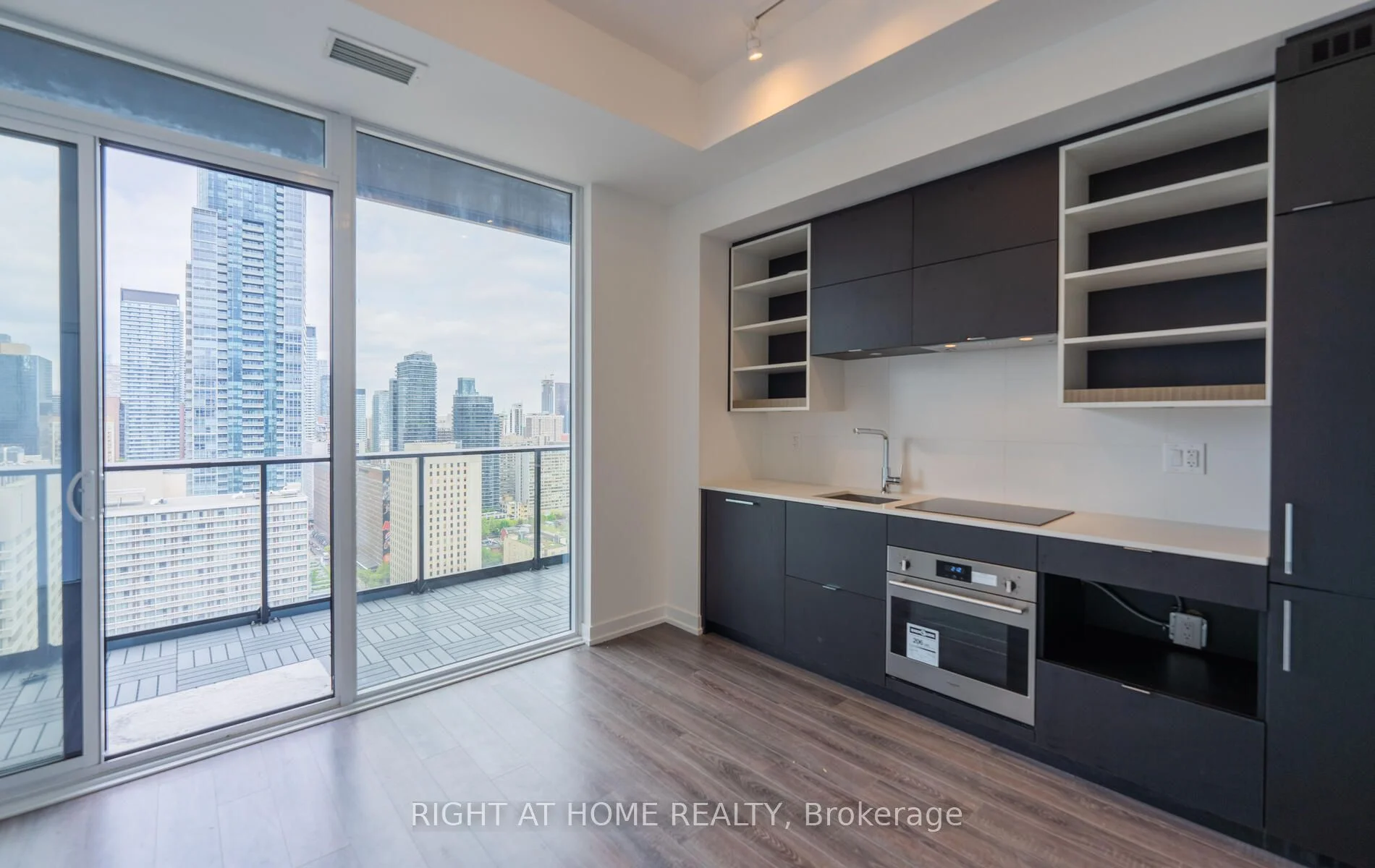 20 Edward Street 2701, Toronto C01, ON M5G 0C5