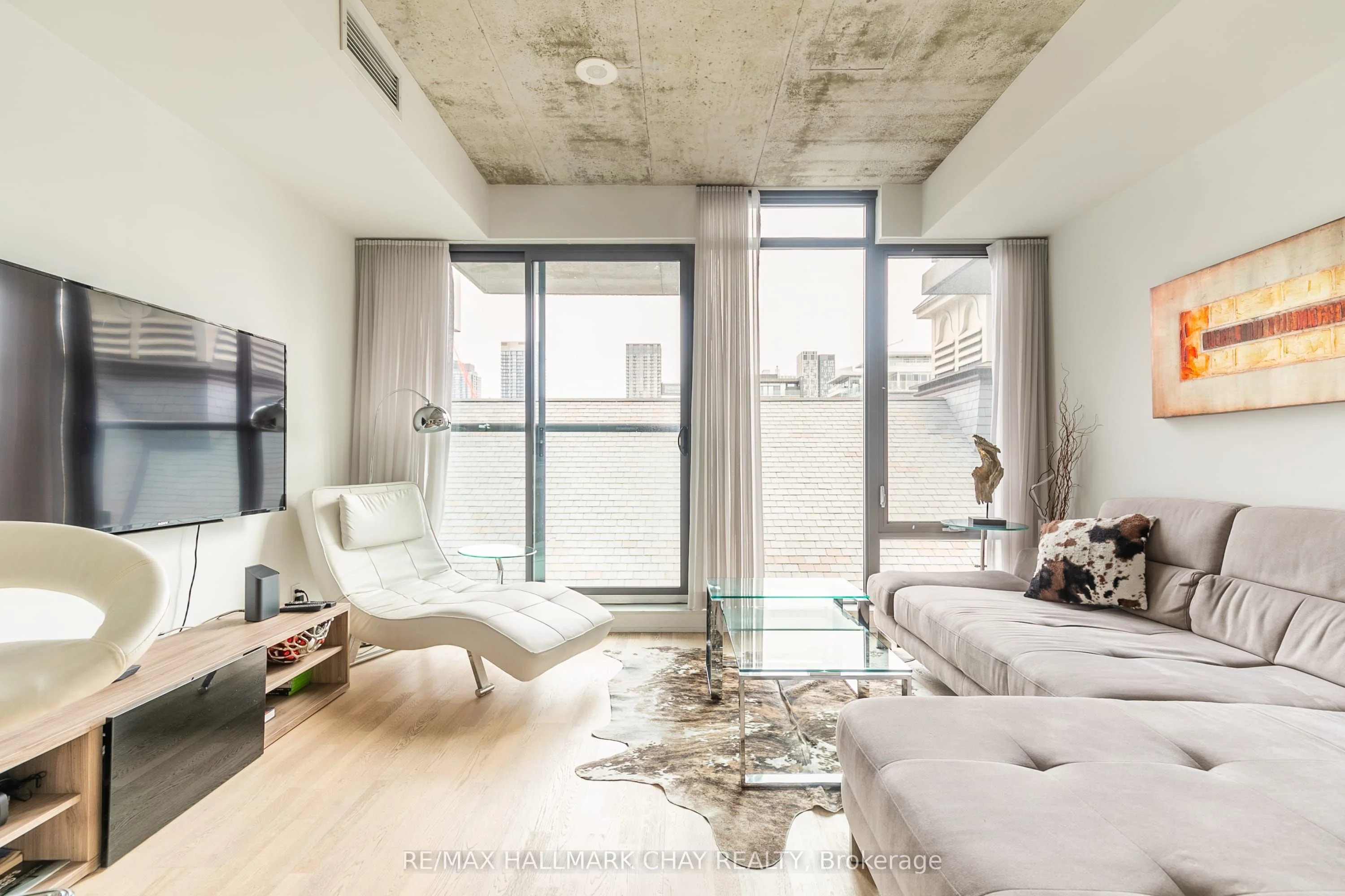 560 King Street W 518, Toronto C01, On M5v 0l6