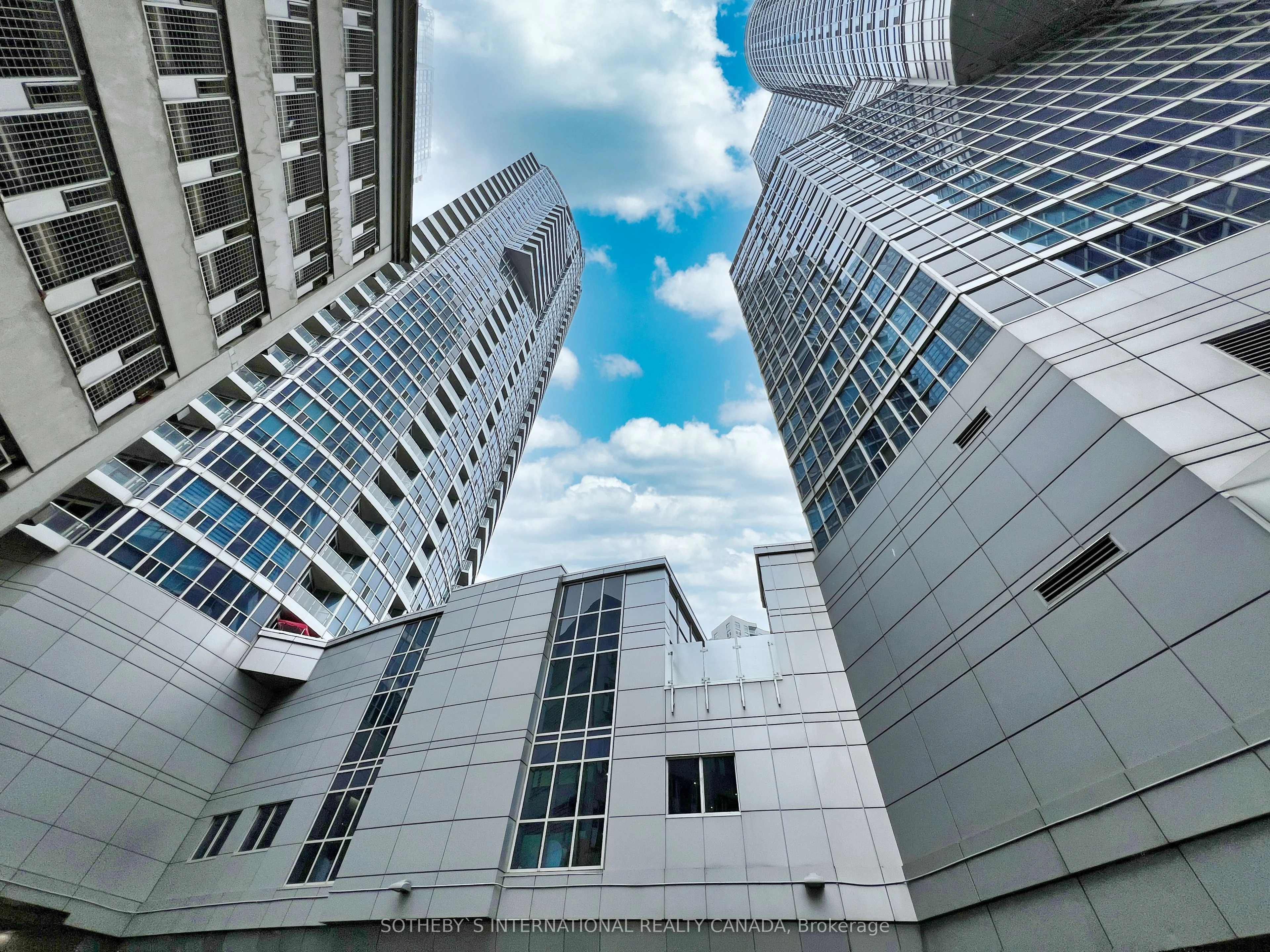 8 York Street 505, Toronto C01, On M5j 2y2