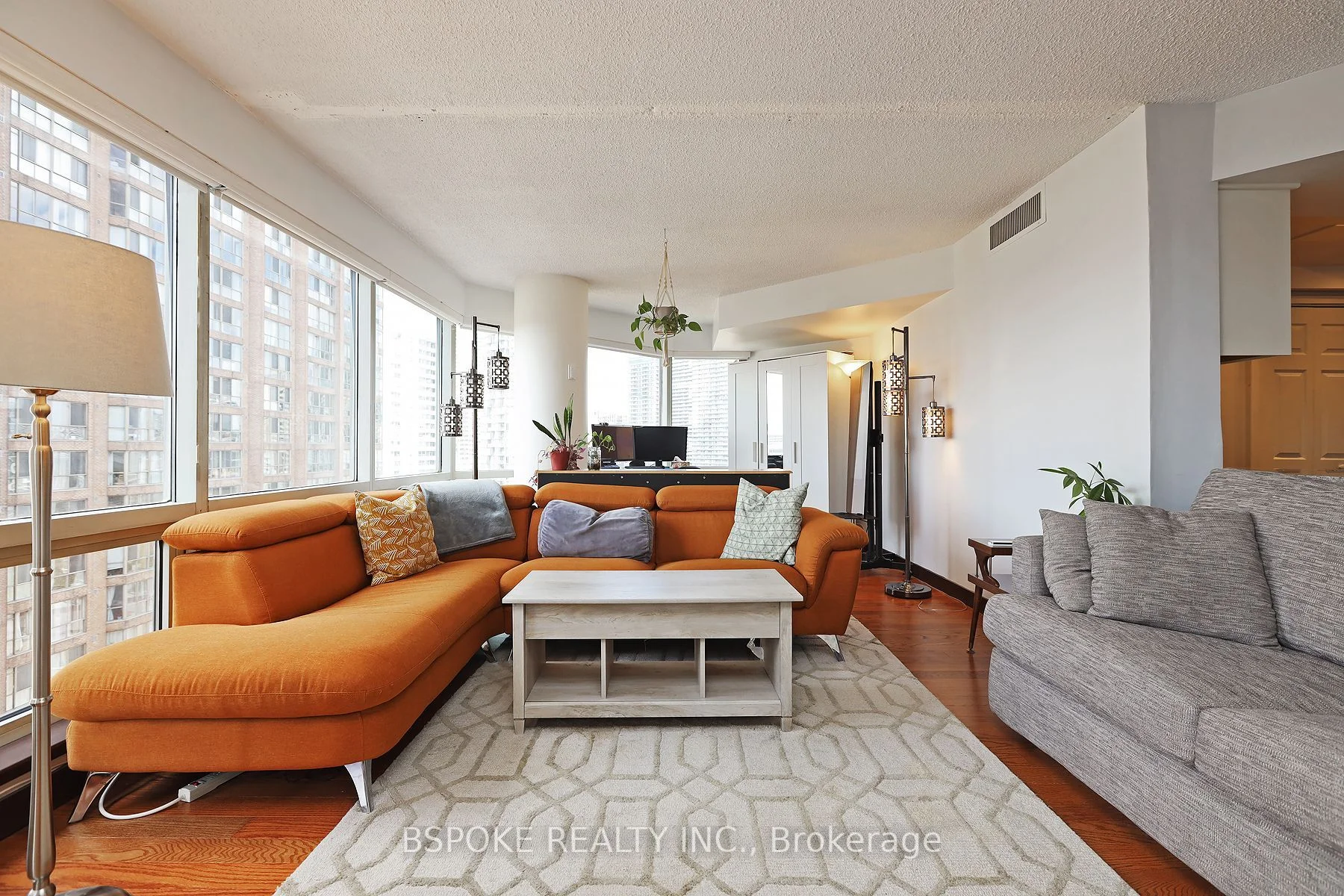 1001 Bay Street 1403, Toronto C01, ON M5S 3A6