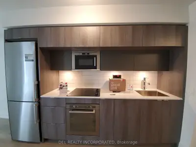 585 Bloor Street Street E 2020, Toronto C08, On M4w 0b3