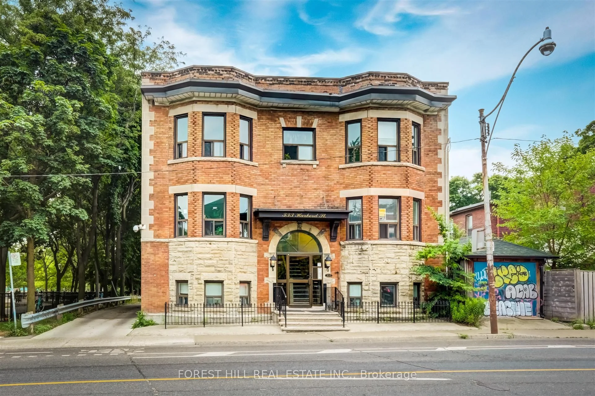 333 Harbord Street 102, Toronto C01, On M6g 1h3