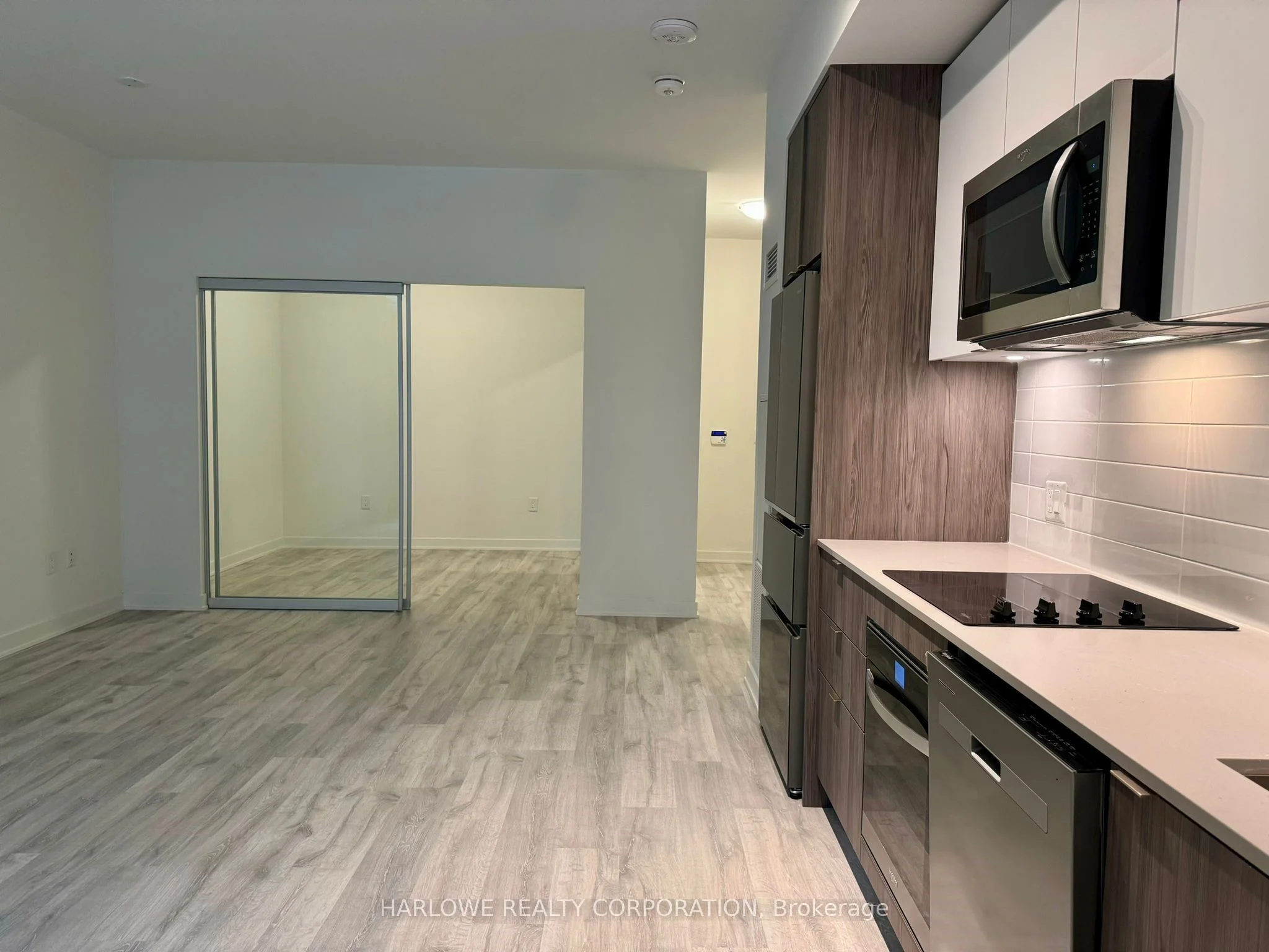 60 Princess Street 102 Se, Toronto C08, On M5a 2c7