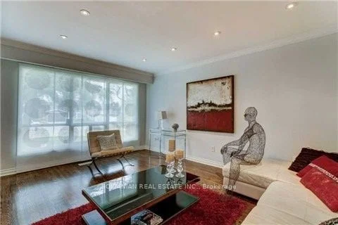 31 Glenelia Avenue Entire, Toronto C14, ON M2M 2K6