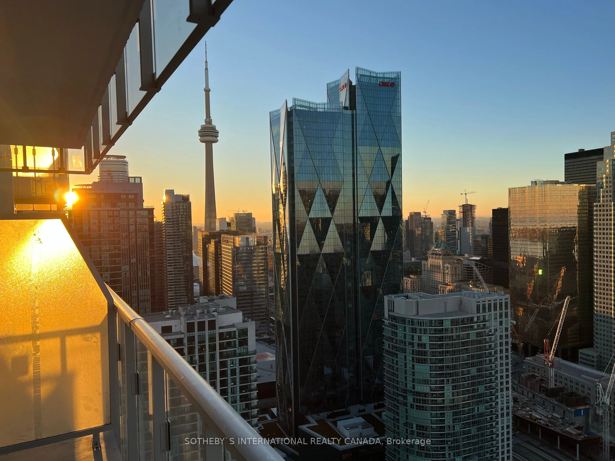 28 Freeland Street 4907, Toronto C08, On M5e 0e3