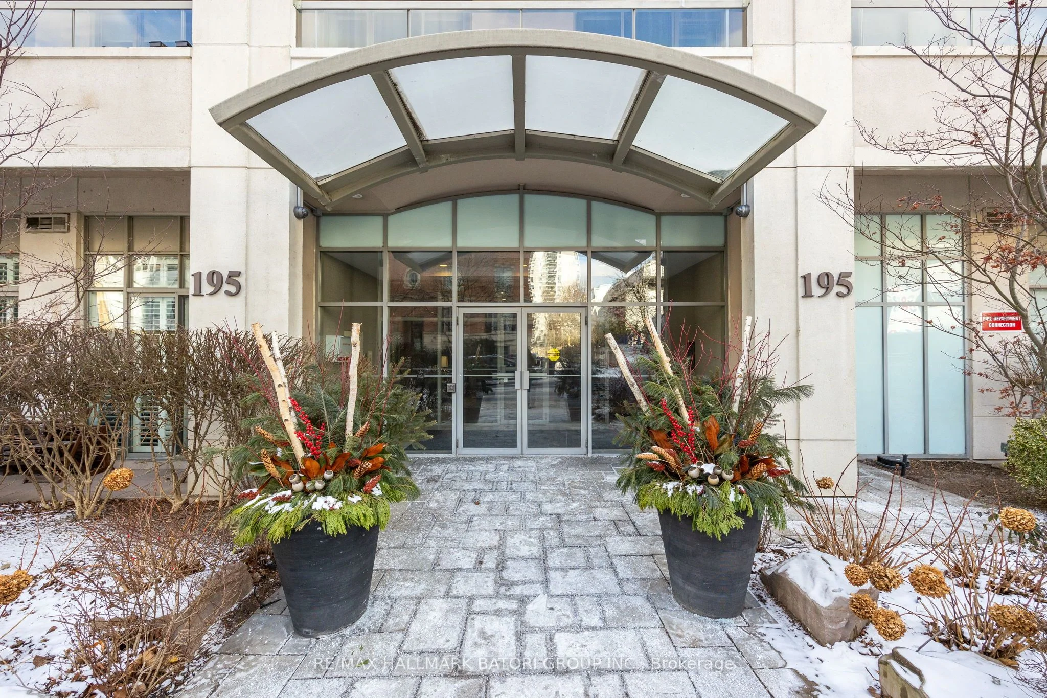 195 Merton Street 219, Toronto C10, ON M4S 1A7