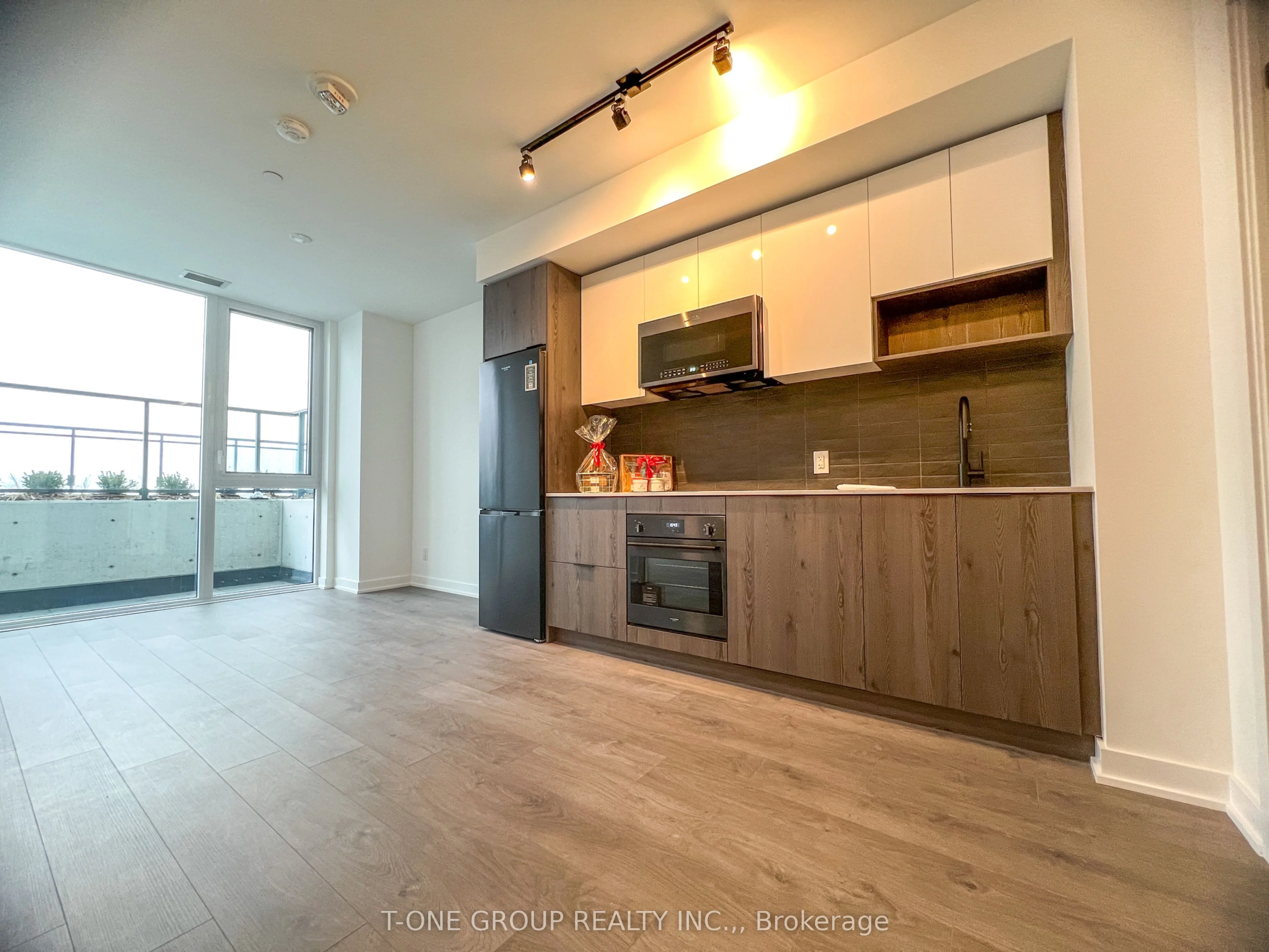 5 Defries Street 1208, Toronto C08, On M5a 3r4