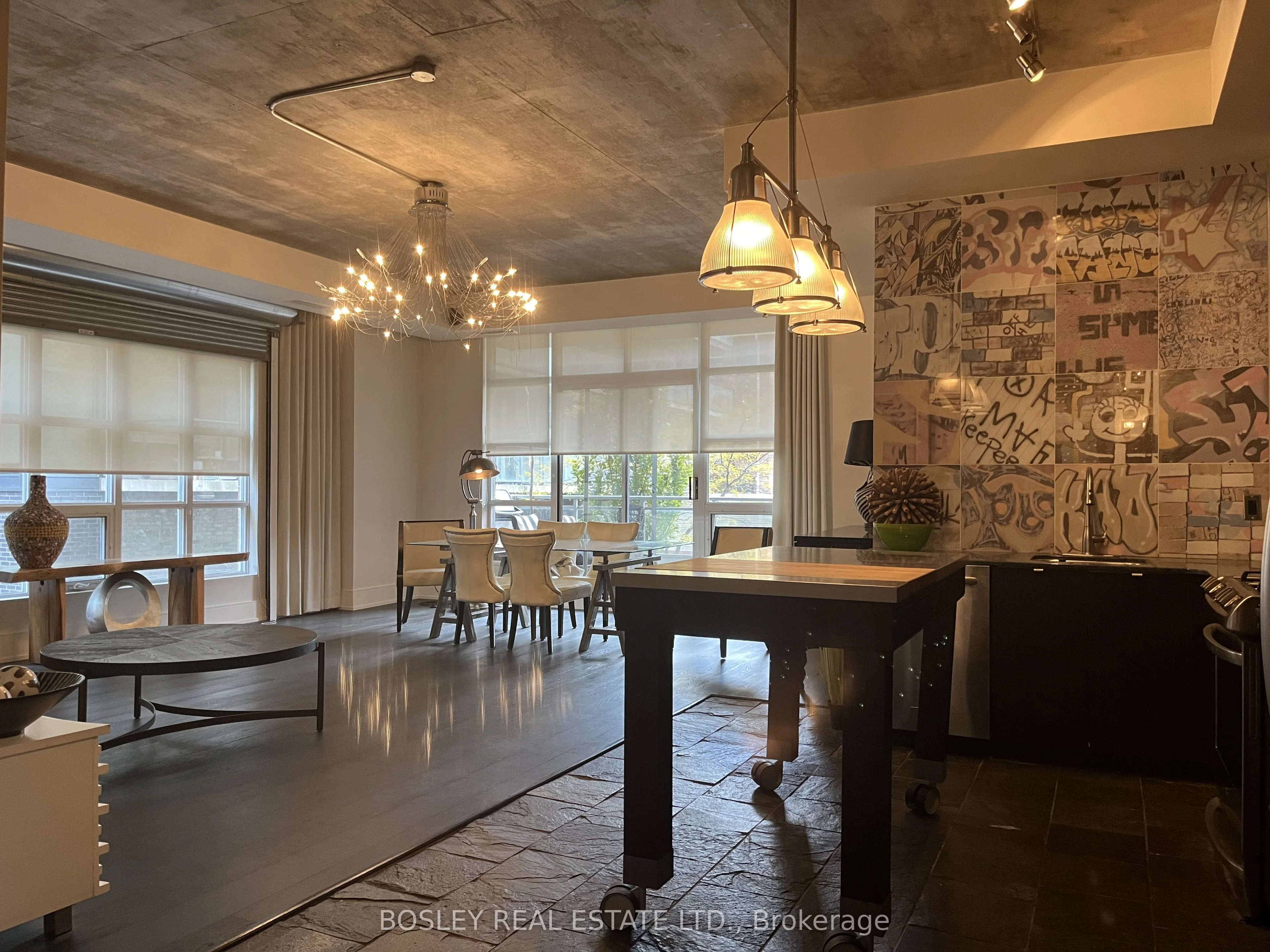 23 Brant Street 204, Toronto C01, On M5v 2l5