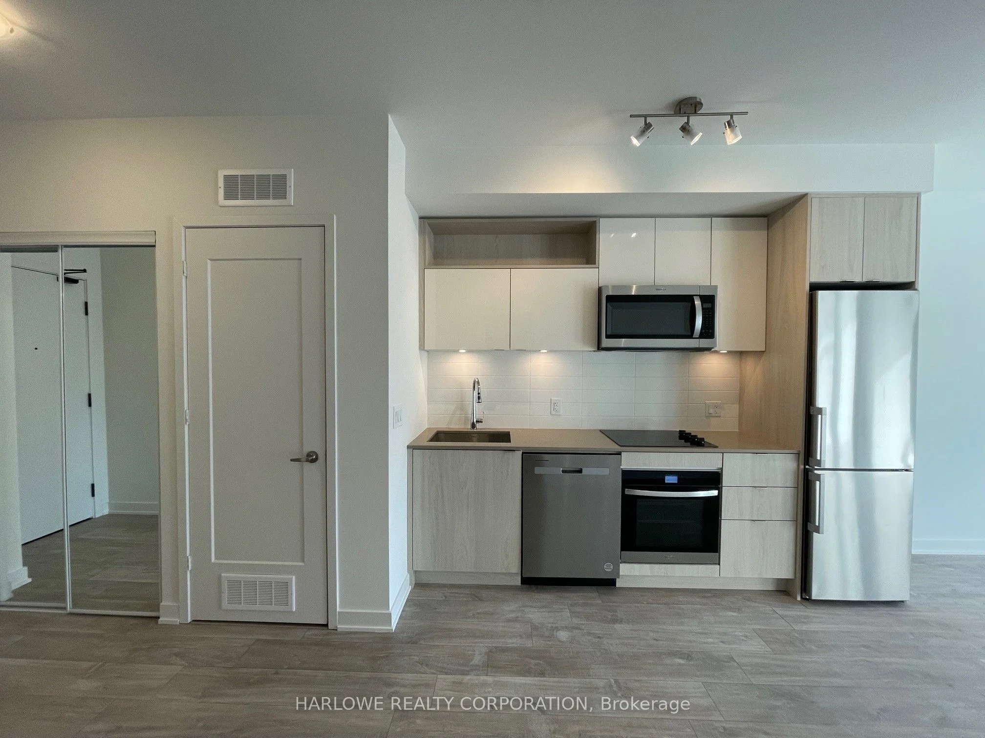 135 Lower Sherbourne Street 428 W, Toronto C08, On M5a 1y4