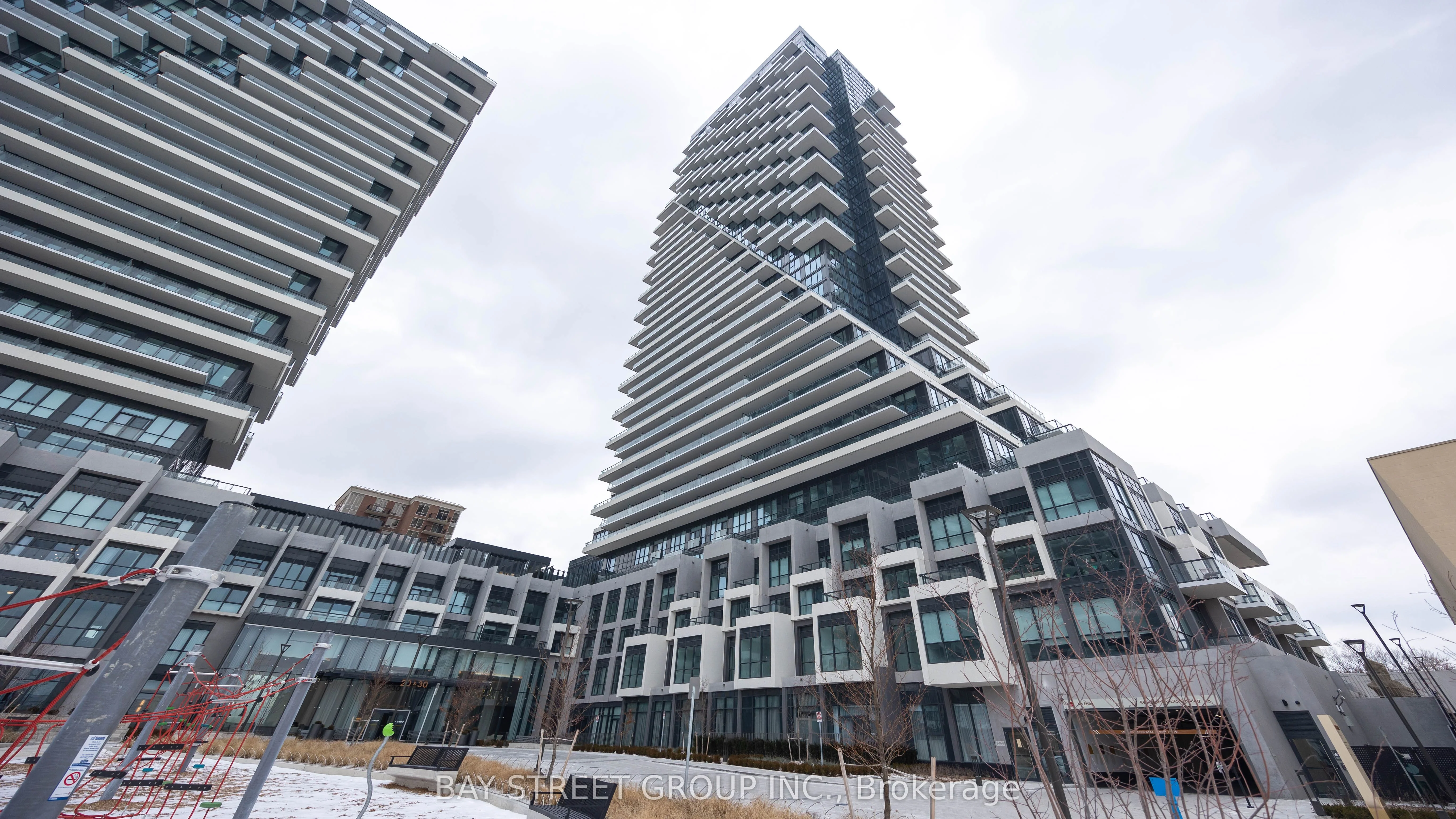 30 Inn On The Park Drive 2503, Toronto C13, On M3c 0p8