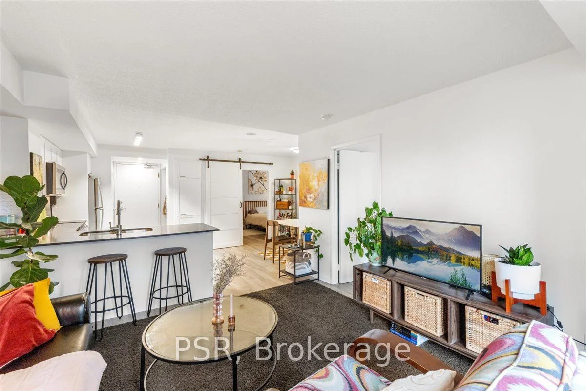 75 Dalhousie Street 906, Toronto C08, On M5b 2r9