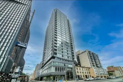 68 Shuter Street 2209, Toronto C08, On M5b 0b4