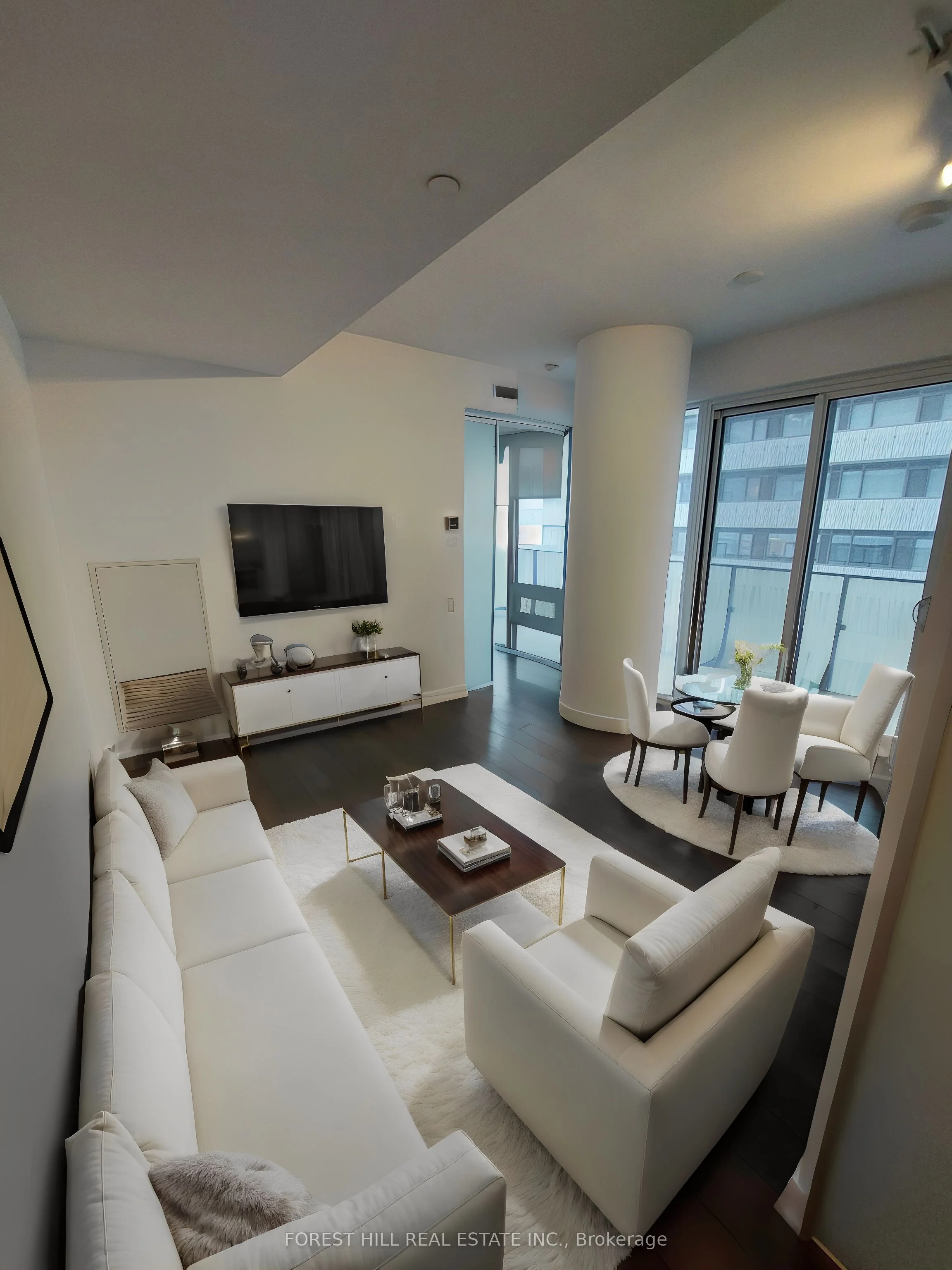 42 Charles Street E 4401, Toronto C08, On M4y 0b7