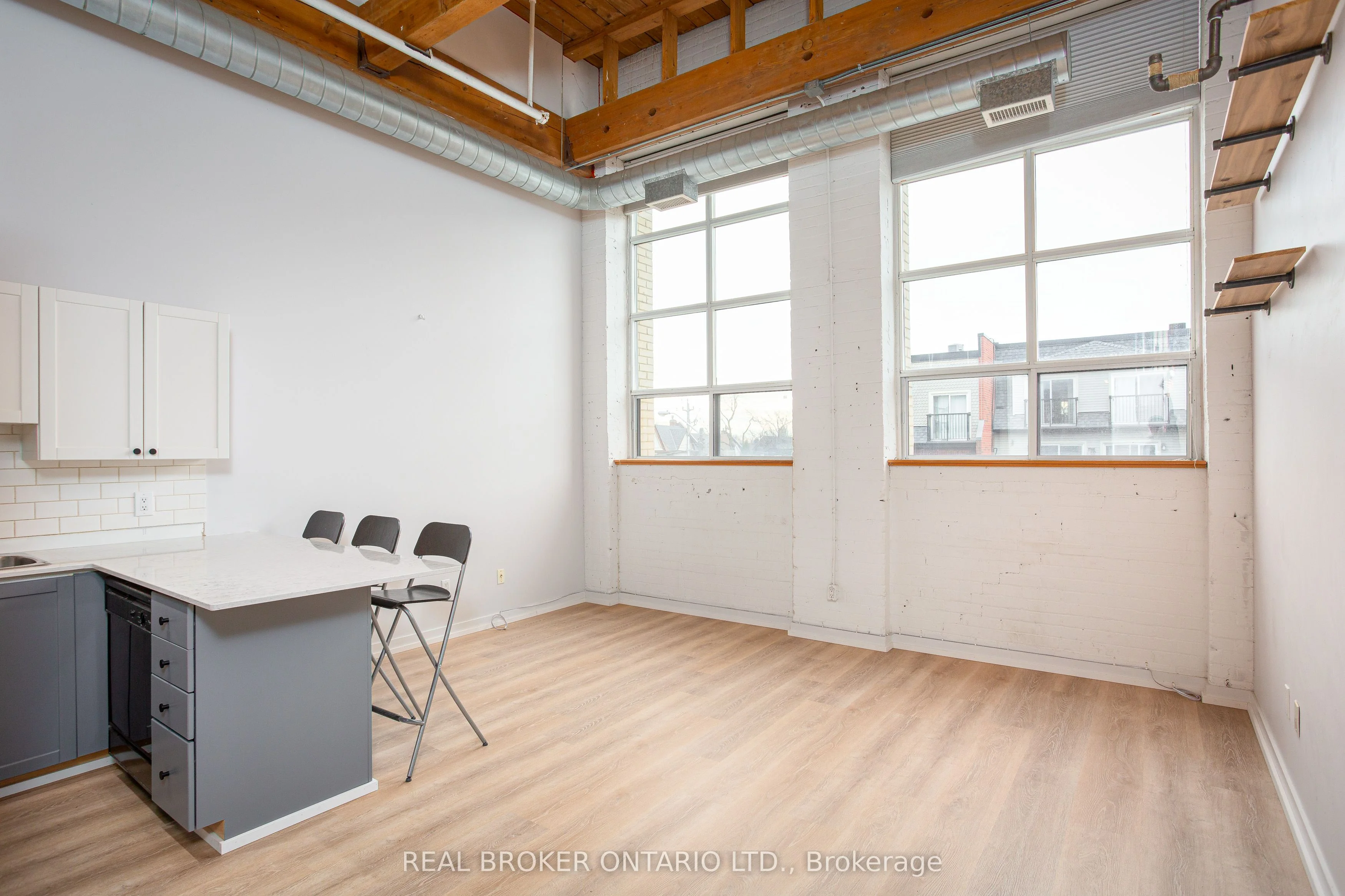 284 St Helen's Avenue 203, Toronto C01, On M6h 4a4