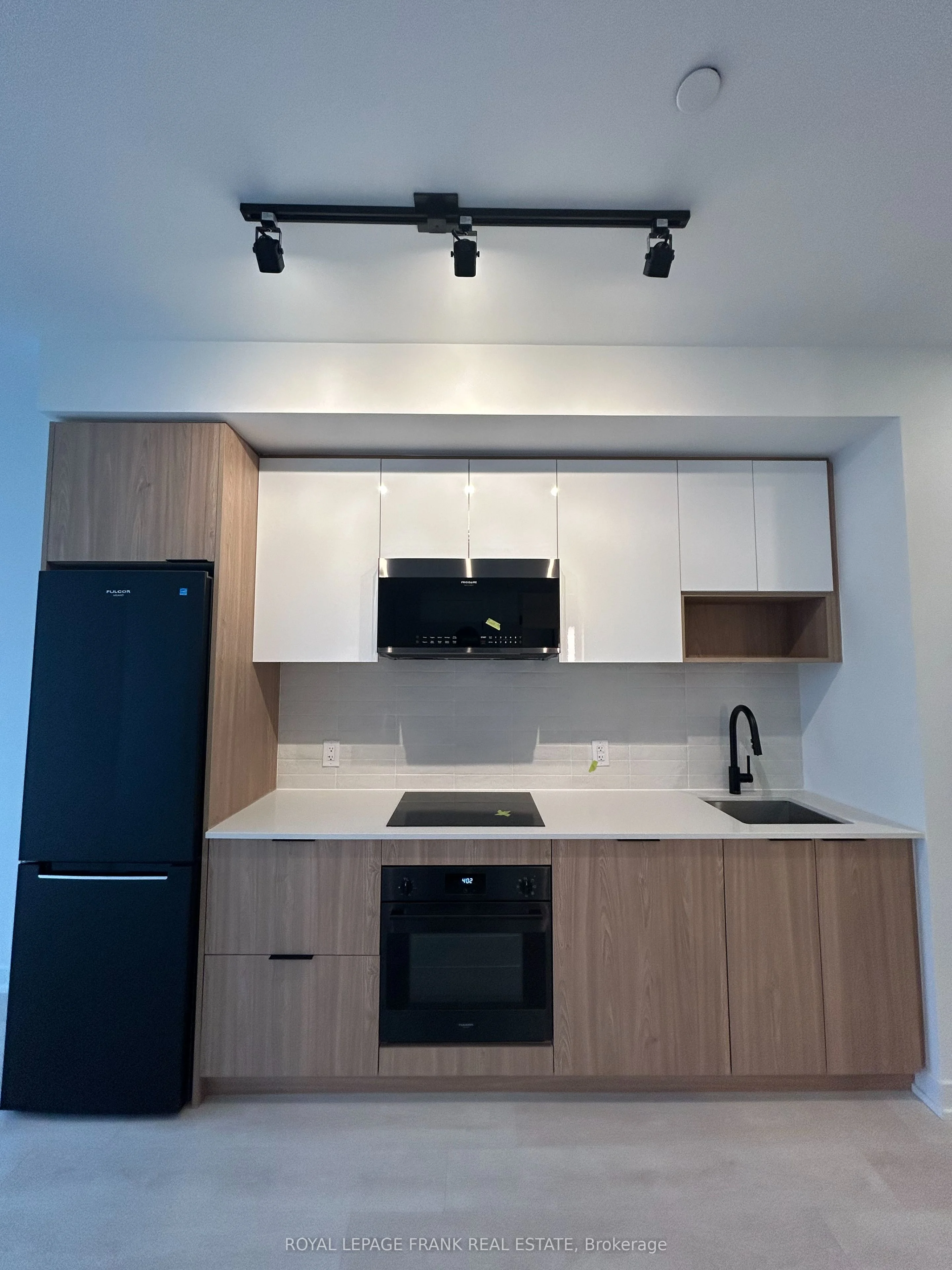 5 Defries Street 1120, Toronto C08, On M5a 3r4