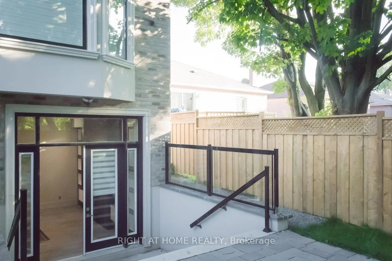 214 Patricia Avenue Lower, Toronto C07, ON M2M 1J5