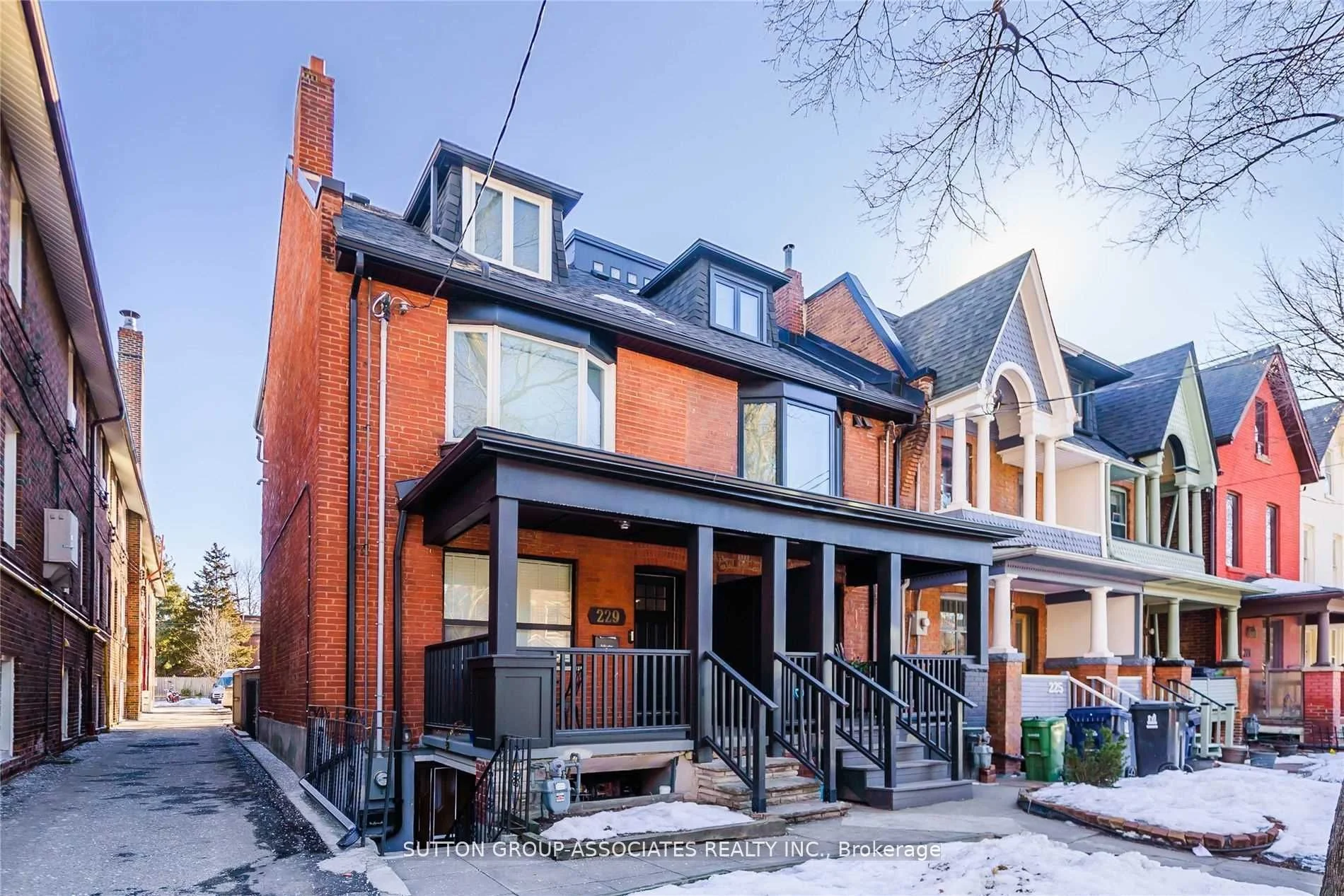229 Howland Avenue Main Fl, Toronto C02, ON M5R 3B7
