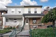 300 Montrose Avenue 2nd Fl, Toronto C01, ON M6G 3G8