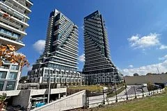 30 Inn On The Park Drive 423, Toronto C13, On M3c 0p7