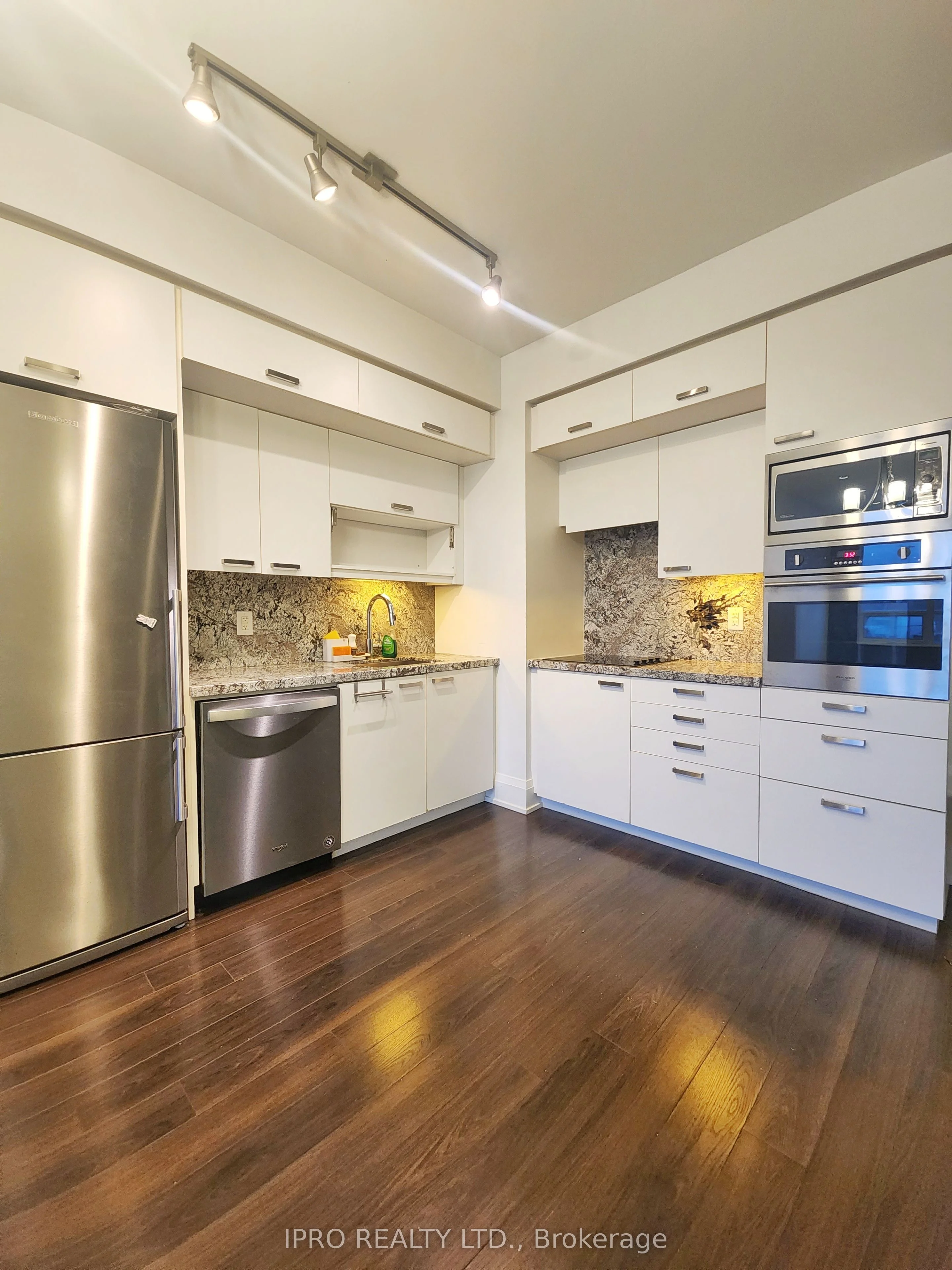 120 Harrison Garden Boulevard 229, Toronto C14, On M2n 0h1