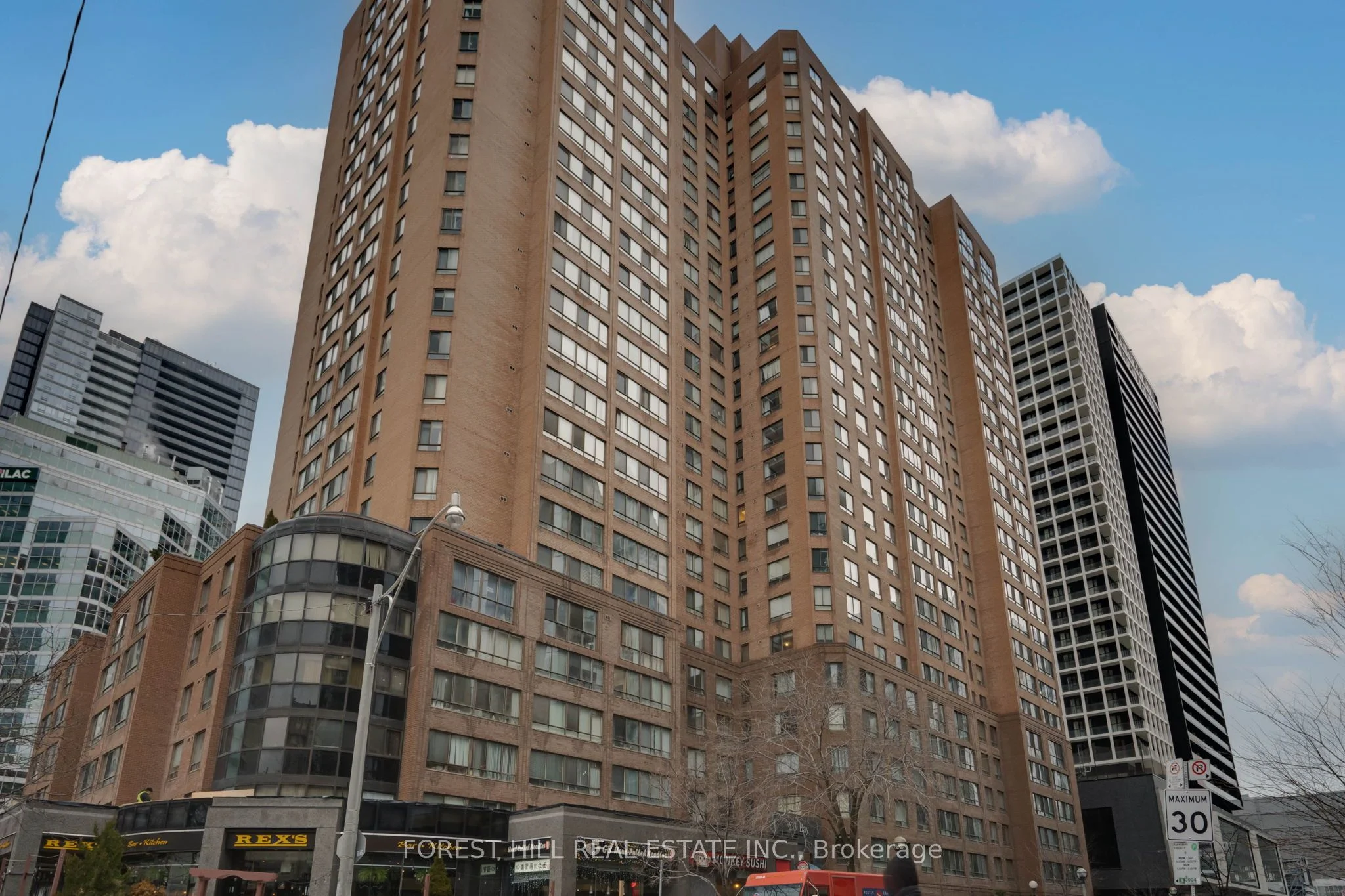 633 Bay Street 1509, Toronto C01, ON M5G 2G4