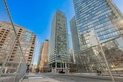 37 Grosvenor Street 2102, Toronto C01, On M4y 3g5