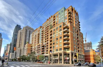 887 Bay Street 903, Toronto C01, ON M5S 3K4