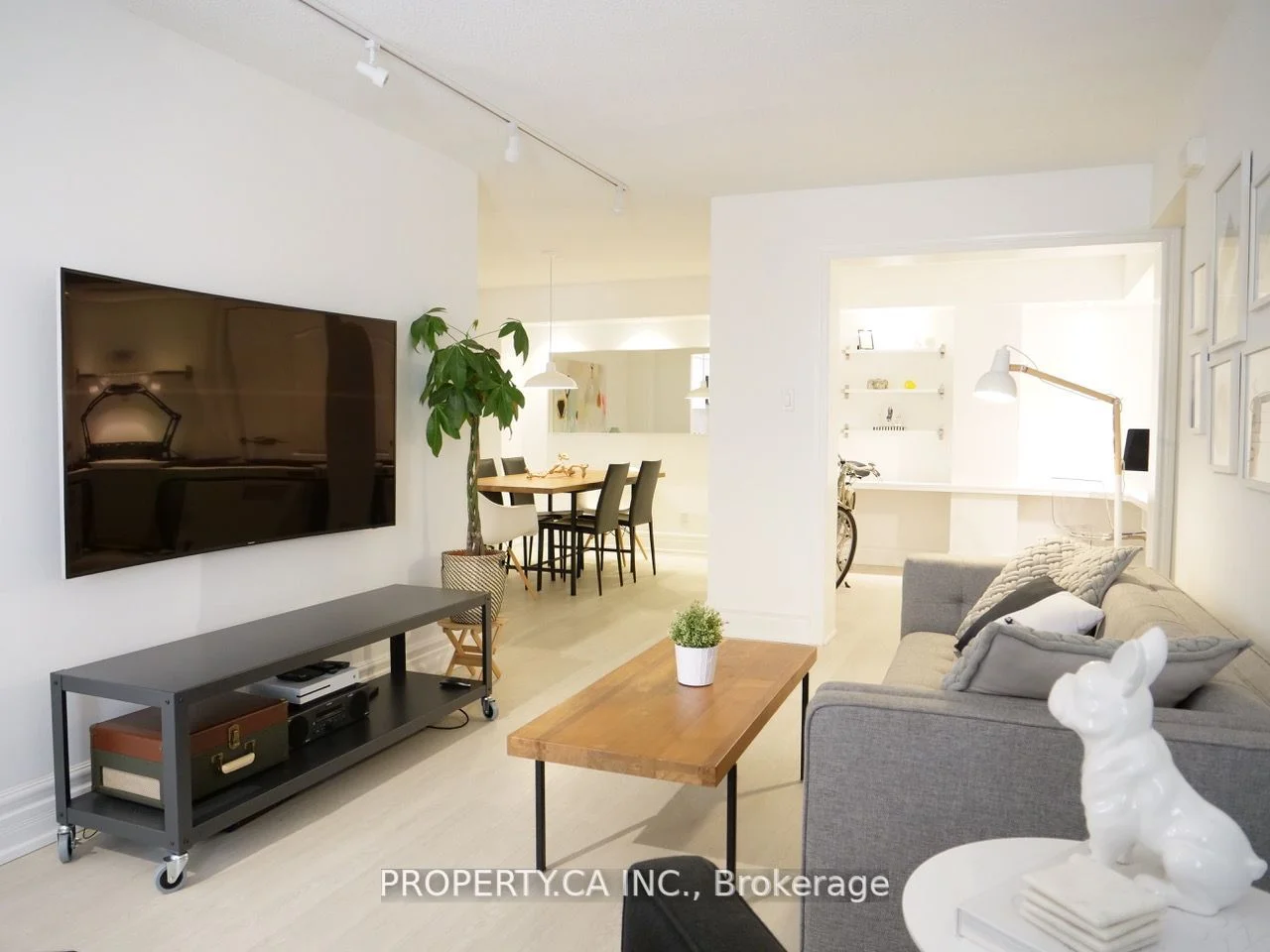 12 Sudbury Street 601, Toronto C01, On M6j 3w7