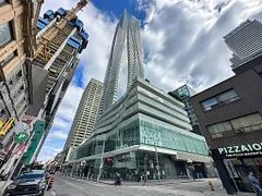 1 Bloor Street E 3707, Toronto C08, ON M4W 1A9