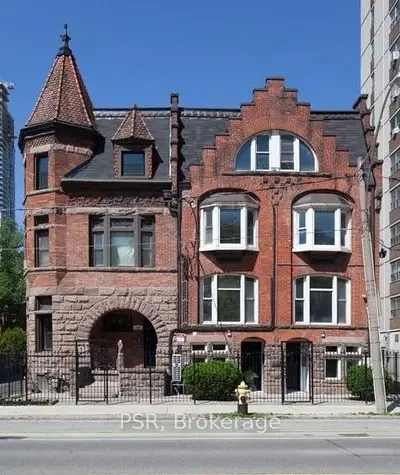 260 Sherbourne Street 5, Toronto C08, ON M5A 2S1