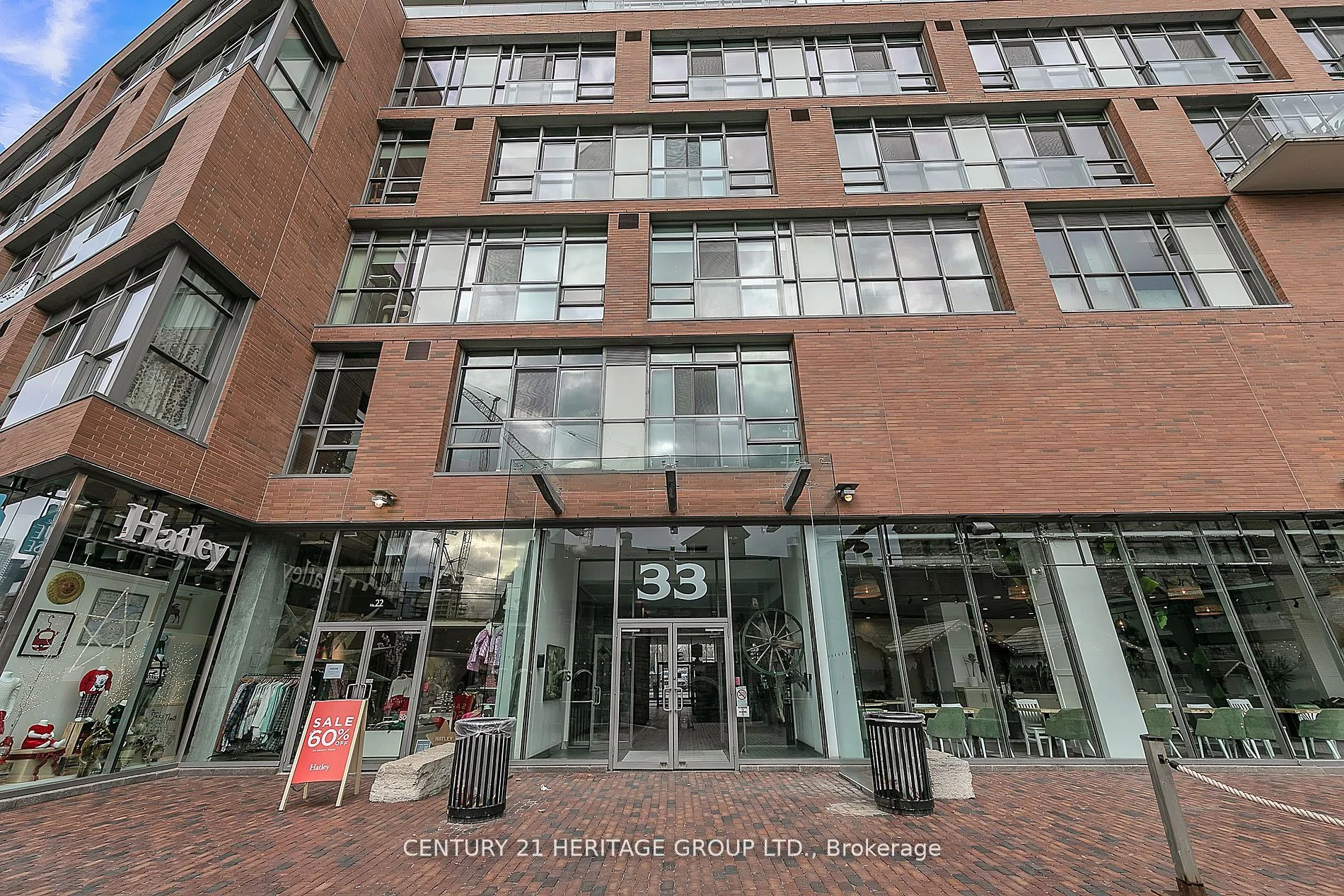 33 Mill Street 319, Toronto C08, ON M5A 3R3