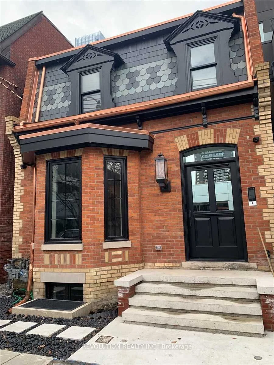 15 Berryman Street 102, Toronto C02, On M5r 1m7
