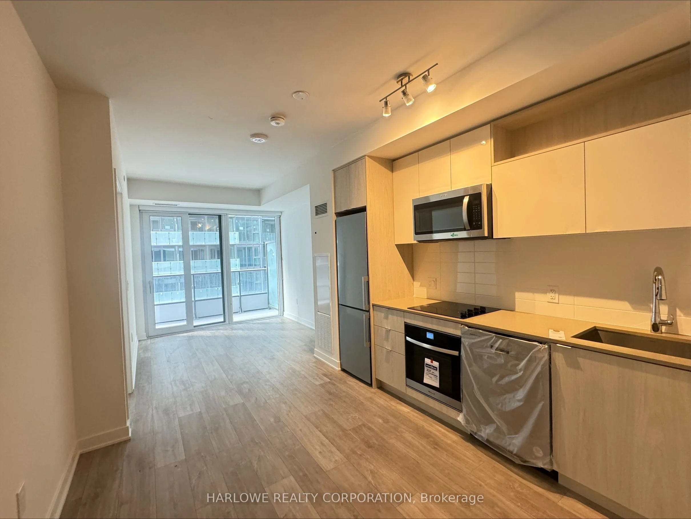 70 Princess Street 1432 E, Toronto C08, On M5a 0x6