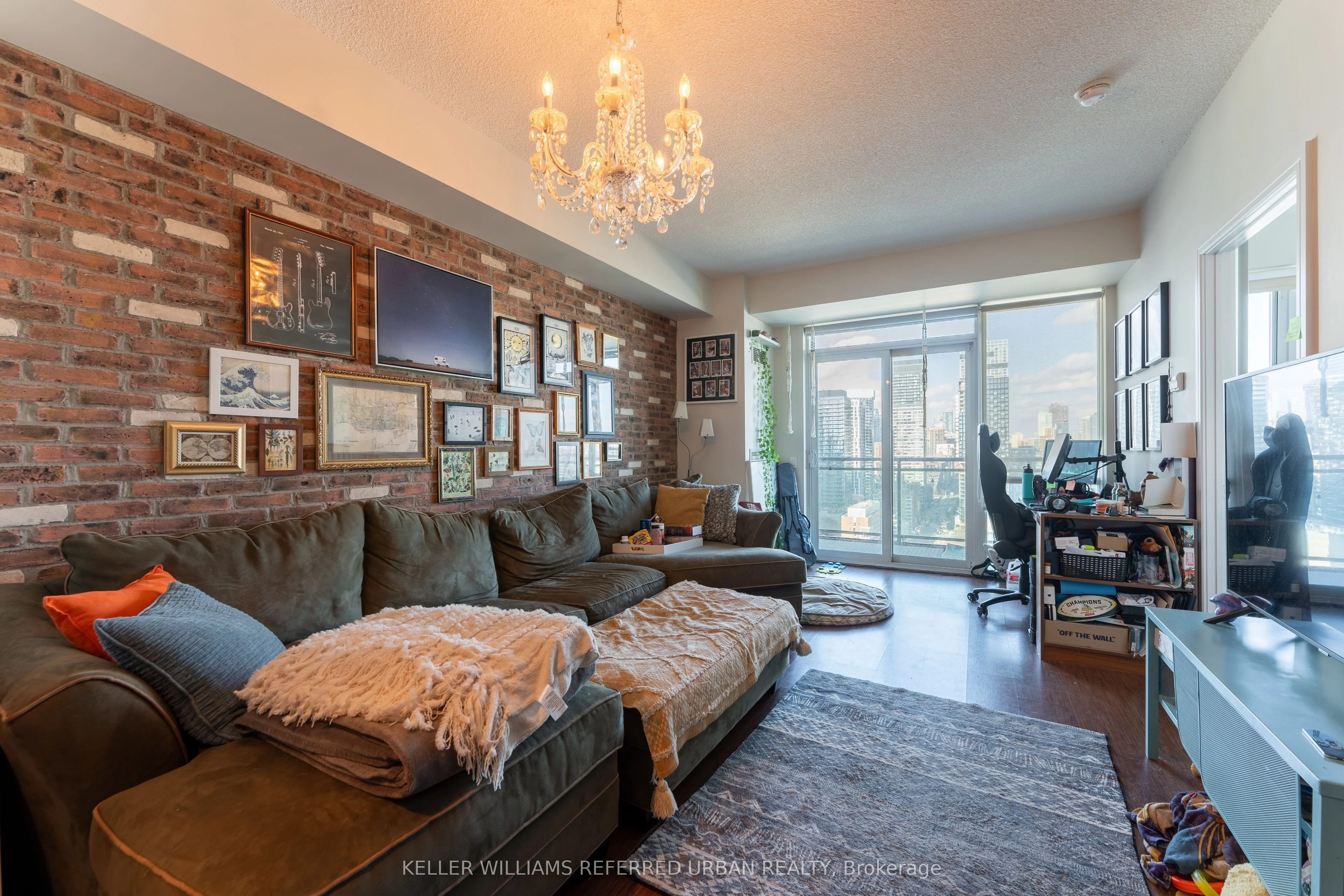 112 George Street S2202, Toronto C08, ON M5A 2M5