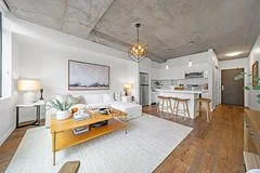 55 Stewart Street 610, Toronto C01, On M5v 2v1