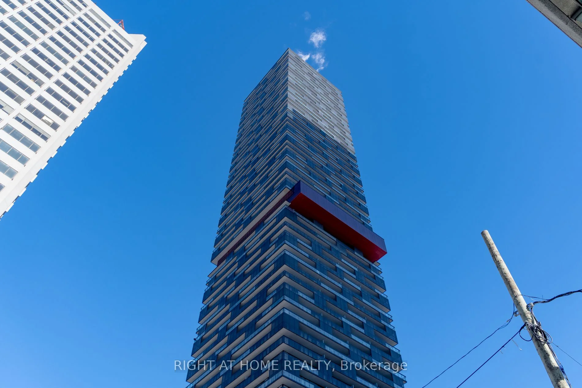 8 Eglinton Avenue E 5703, Toronto C10, On M4p 0c1
